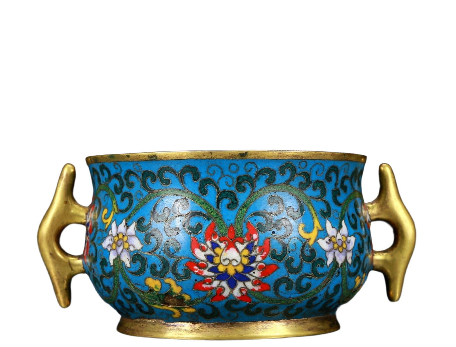 An exquisite cloisonn?? double-eared censer with twining lotus patterns: An exquisite cloisonné double-eared censer with twining lotus patterns. The application of filigree technology makes the decoration of this collection more delicate and three-dimensional. This
