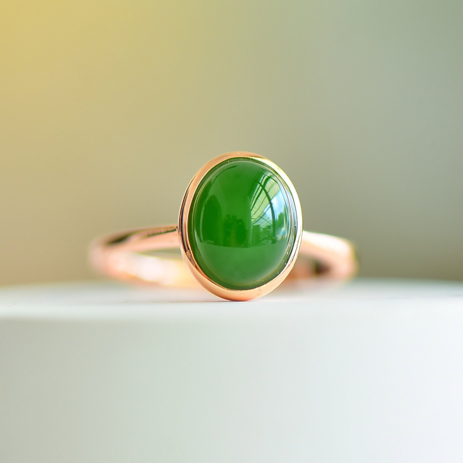 An Exquisite Sterling Silver-Gold Plated Inlaid Jasper Ring: An Exquisite Sterling Silver-Gold Plated Inlaid Jasper Ring 纯银镀金镶碧玉戒指