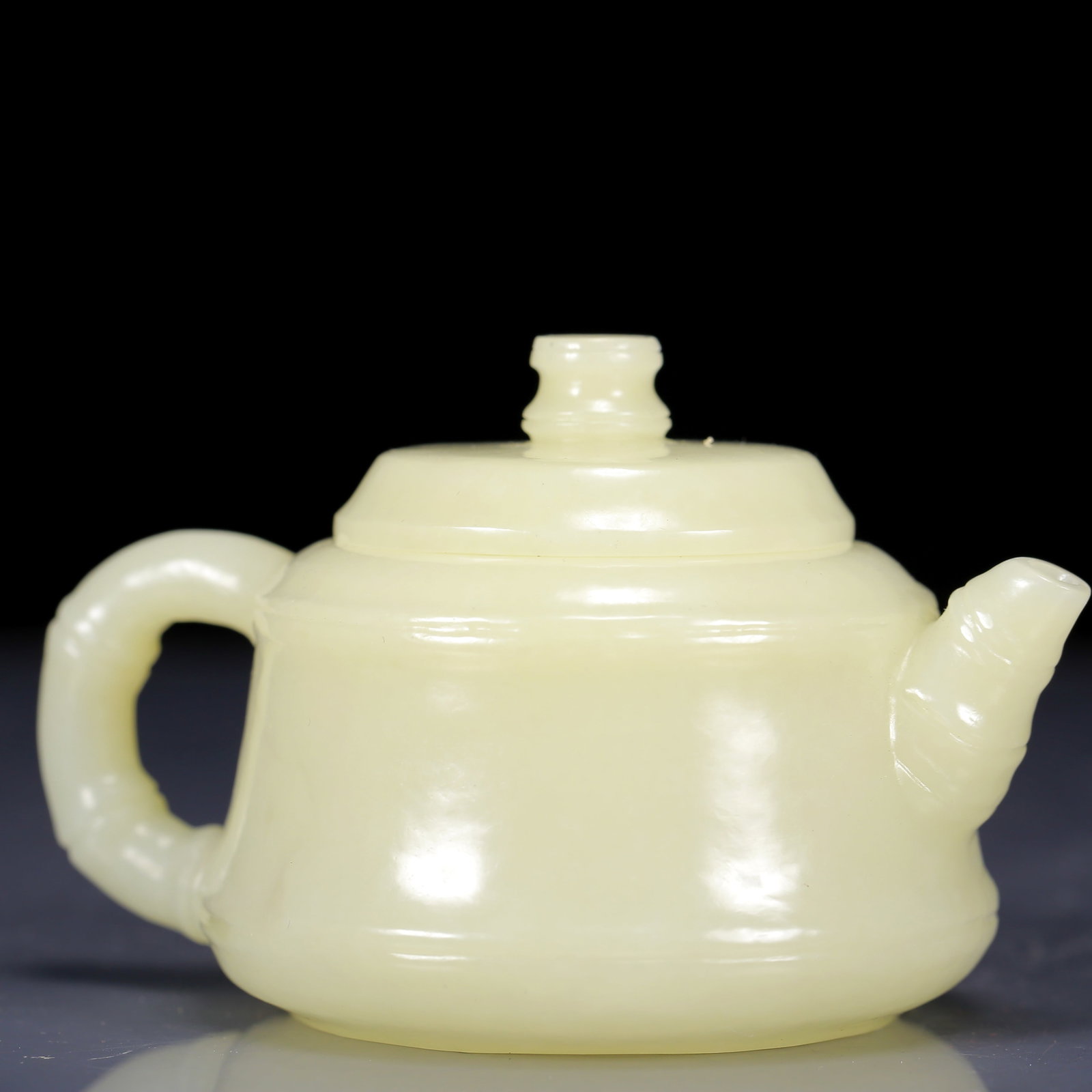 An Exquisite White Jade Bamboo Pattern Teapot - 2