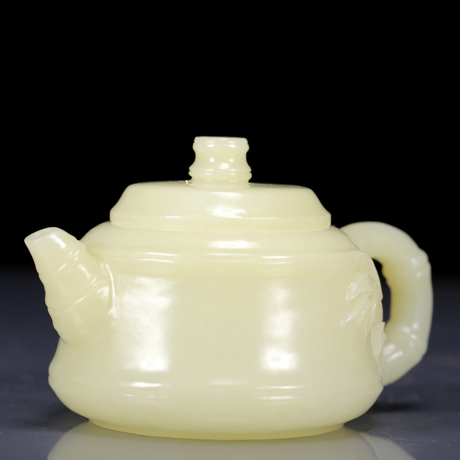 An Exquisite White Jade Bamboo Pattern Teapot - 4