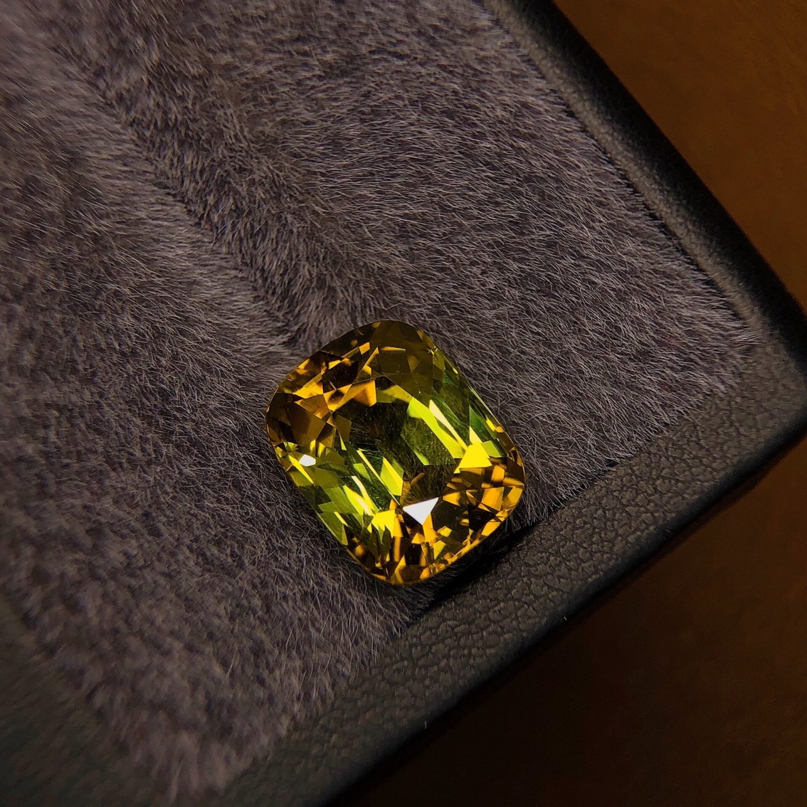 8.06Ctw Natural Tourmaline Loose: 8.06Ctw Natural Tourmaline Loose,Size:12.5mmx10.1mmx8.2mm 8.06Ctw天然碧玺裸石