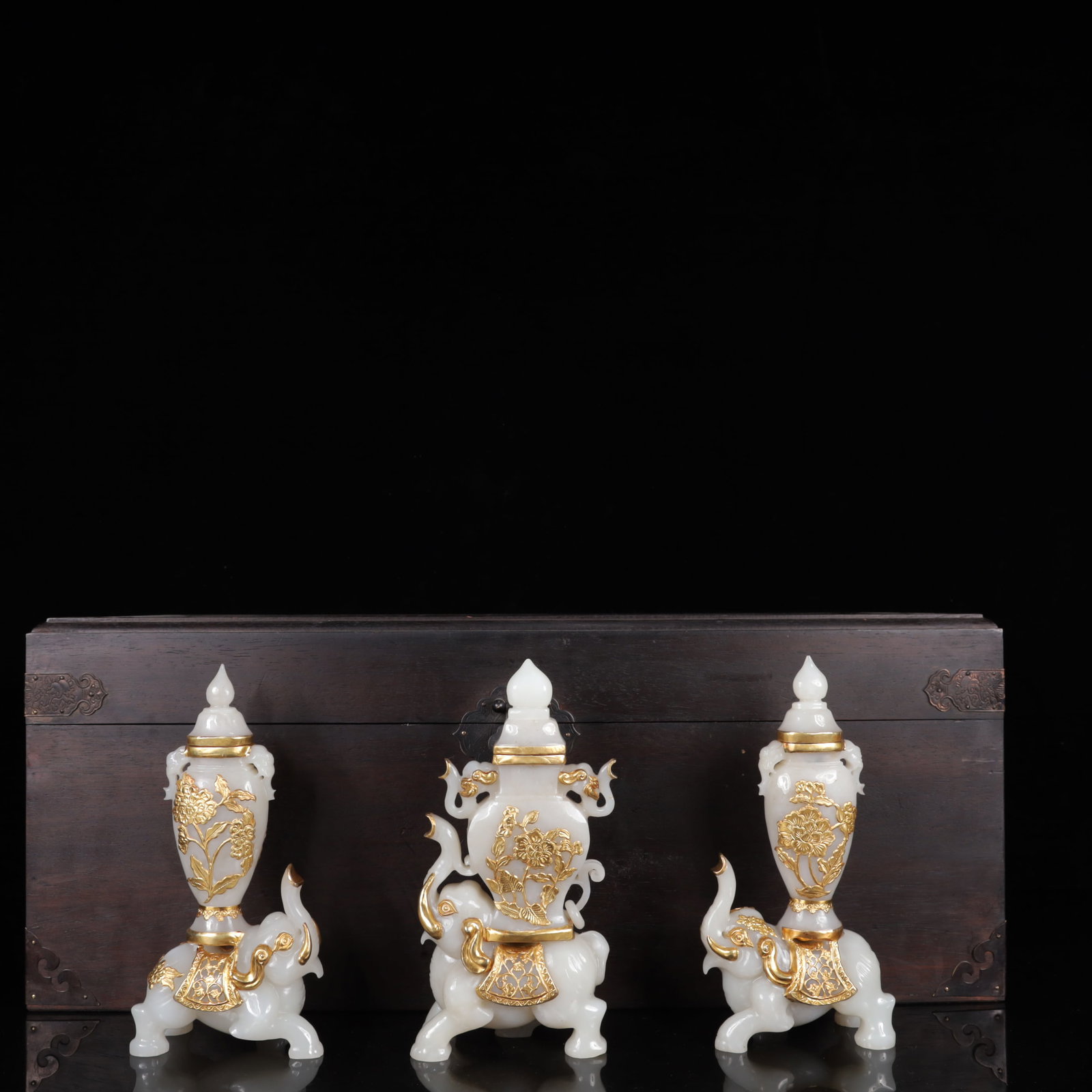 A Set of Fine White Jade Cover with Gold Flower Pattern Double-Ears Vases (1 of 20)