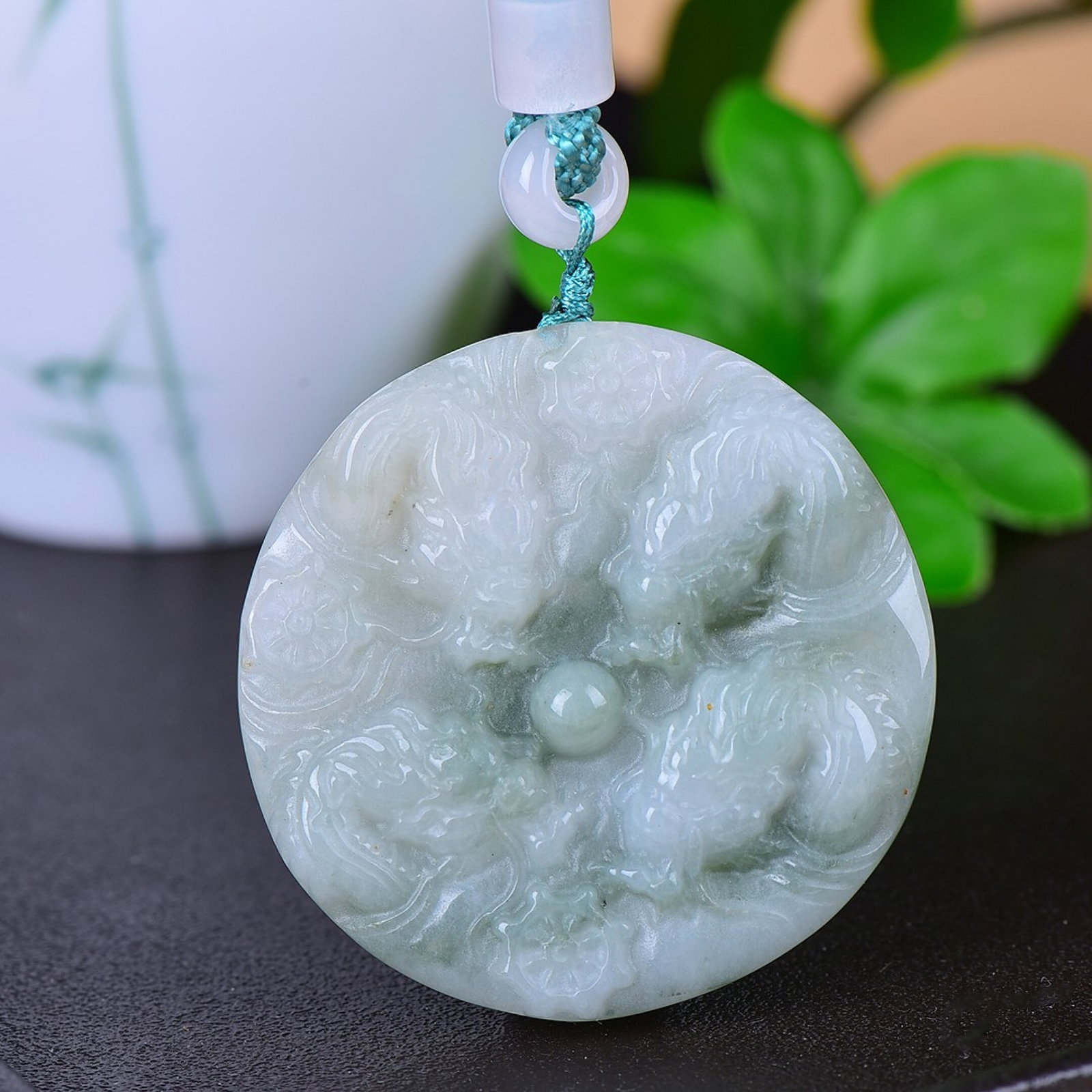 An Exquisite Jadeite Dragon Pattern Pendant - 3