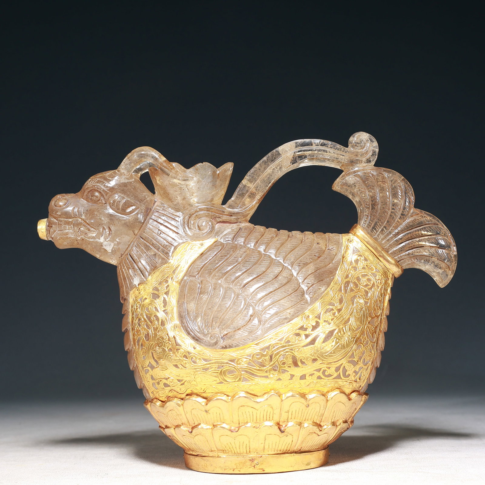 An Exquisite Crystal Cover with Gold Figure Pattern Beast-head Pot: An Exquisite Crystal Cover with Gold Figure Pattern Beast-head Pot,Tang Dynasty, China,Zhenguan Four-character Mark,Size:9.8inx3.9inx7.7in,Weight:1900g 水晶包金人物