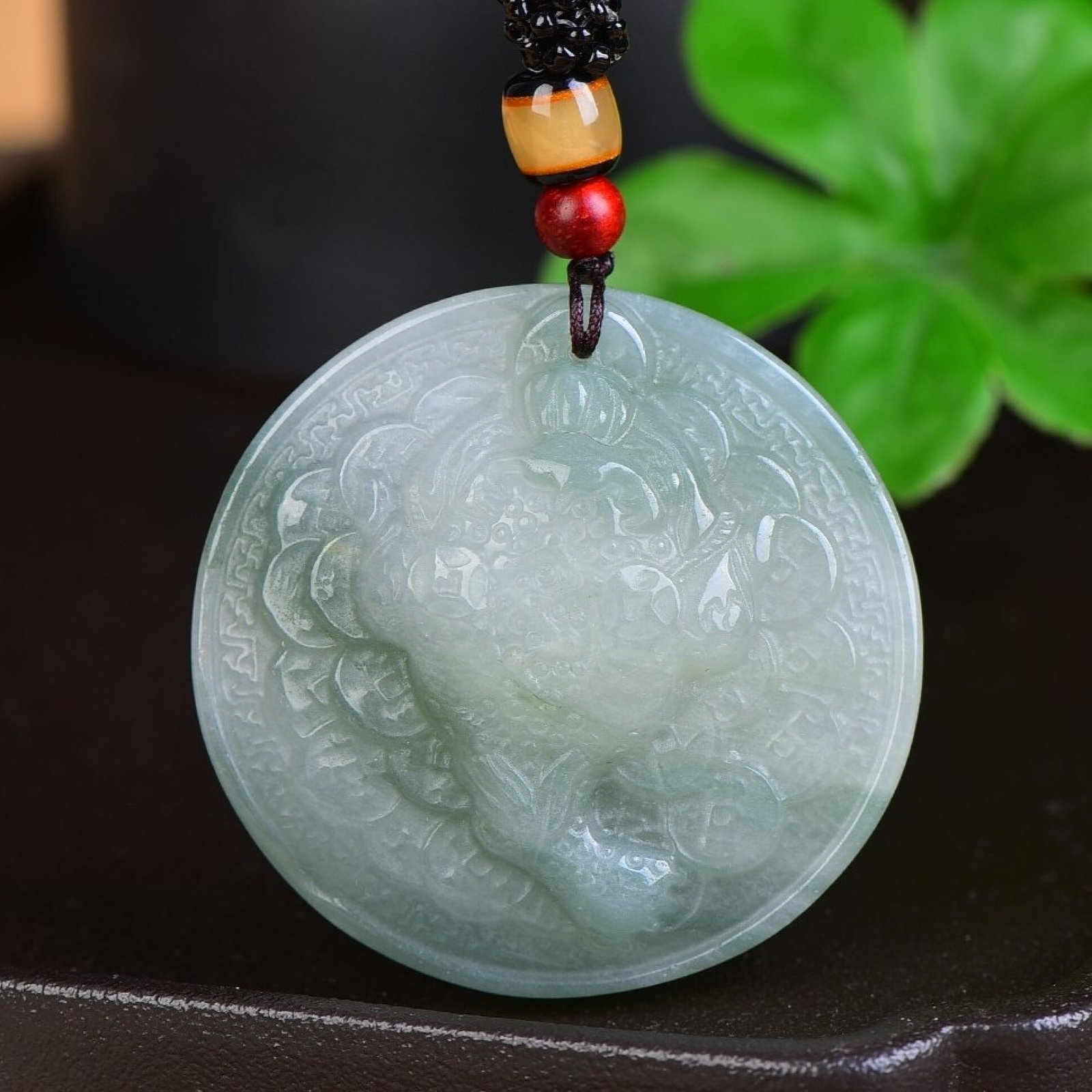 An Exquisite Jadeite Golden Toad Pendant: An Exquisite Jadeite Golden Toad Pendant,Size:50mmx50mm 翡翠金蟾挂件