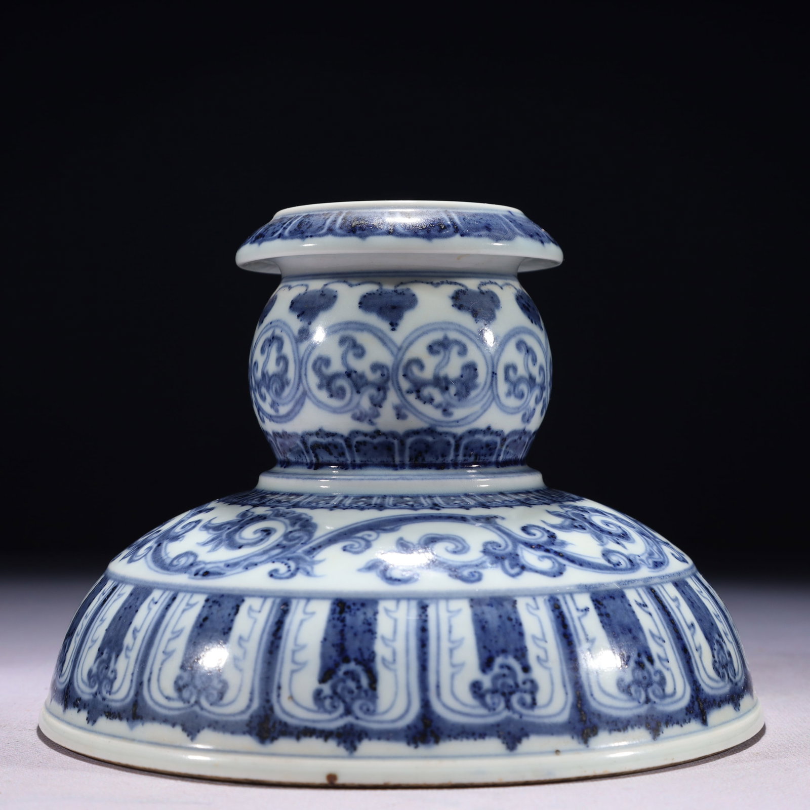 An Exquisite Blue and White Lotus Pattern Stem Bowl: An Exquisite Blue and White Lotus Pattern Stem Bowl,Ming Dynasty,China,Yongle Four-character Mark,Size:7.7inx5.9in,Weight:1150g ?????????,????,?????