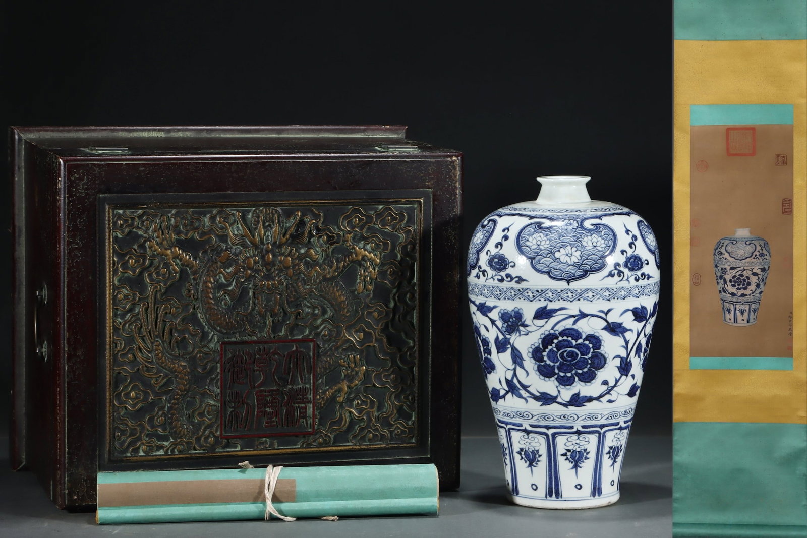 A Rare Blue and White Seawater Lotus Pattern Vase,With Vertical Scroll Painting on Silk: A Rare Blue and White Seawater Lotus Pattern Vase,With Vertical Scroll Painting on Silk,Yuan Dynasty, China,Size:14.2inx8.5in,(Without frame)24.2inx10.8in 青花海水缠ĉ