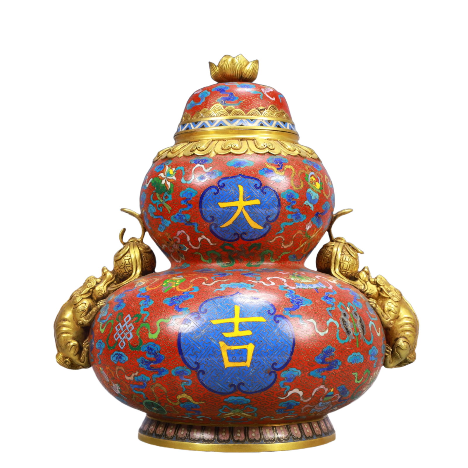 An Exquisite Cloisonne Auspicious Cloud and Bats Pattern Gourd-Shaped Bottle: An Exquisite Cloisonne Auspicious Cloud and Bats Pattern Gourd-Shaped Bottle,Qing Dynasty, China,Qianlong Four-character Mark,Size:13inx12.6in ;Weight:9850g