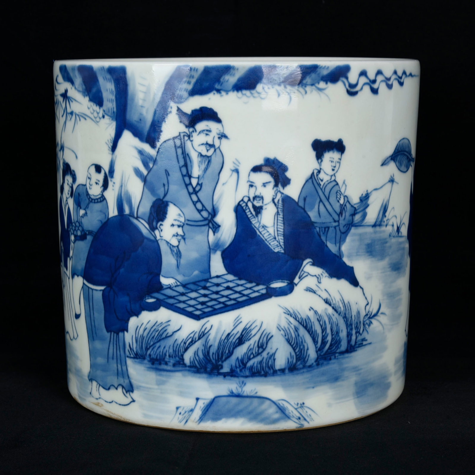 An Exquisite Blue and White Character and Story Pattern Brush Pot: An Exquisite Blue and White Character and Story Pattern Brush Pot,Qing Dynasty,China,Kangxi Six-character Mark,Size:7.1inx7.7in 青花人物故事纹笔筒