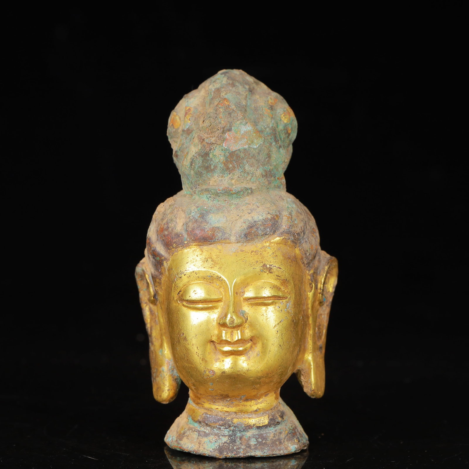 An Exquisite Gilt Bronze Statue of Avalokitesvara Head: An Exquisite Gilt Bronze Statue of Avalokitesvara Head,Qing Dynasty,China,Size:2.4inx3.5in,Weight:330g 铜鎏金观音头像,中国清代