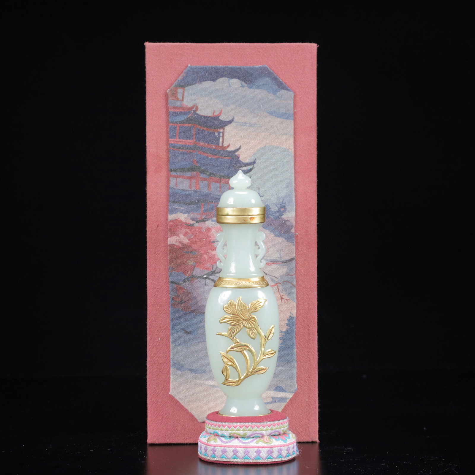An Exquisite White Jade Cover with Gold Flower Pattern Double-Ears Bottle: An Exquisite White Jade Cover with Gold Flower Pattern Double-Ears Bottle,Qing Dynasty,China,Size:(Bottle)2inx1.2inx6.1in,(Box)10.2inx4.3inx3.1in,Weight:138g 白玉包金花&#