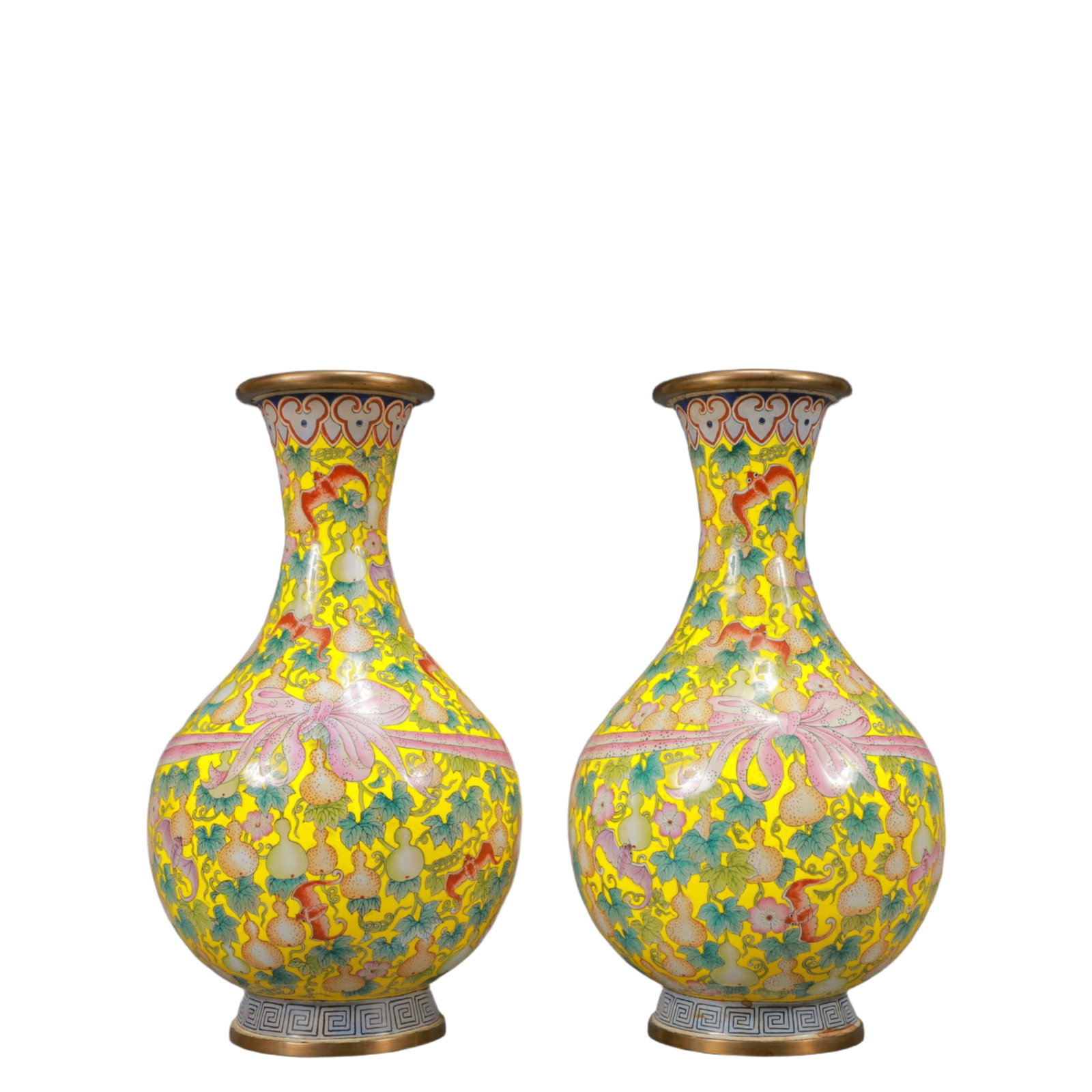 A Pair of Exquisite Painted Enamel Bats and Gourd Pattern Vases: A Pair of Exquisite Painted Enamel Bats and Gourd Pattern Vases,Qing Dynasty, China,Qianlong Four-character Mark,Size:5.5inx10.2in,Total Weight:1850g 一对画珐琅福&#