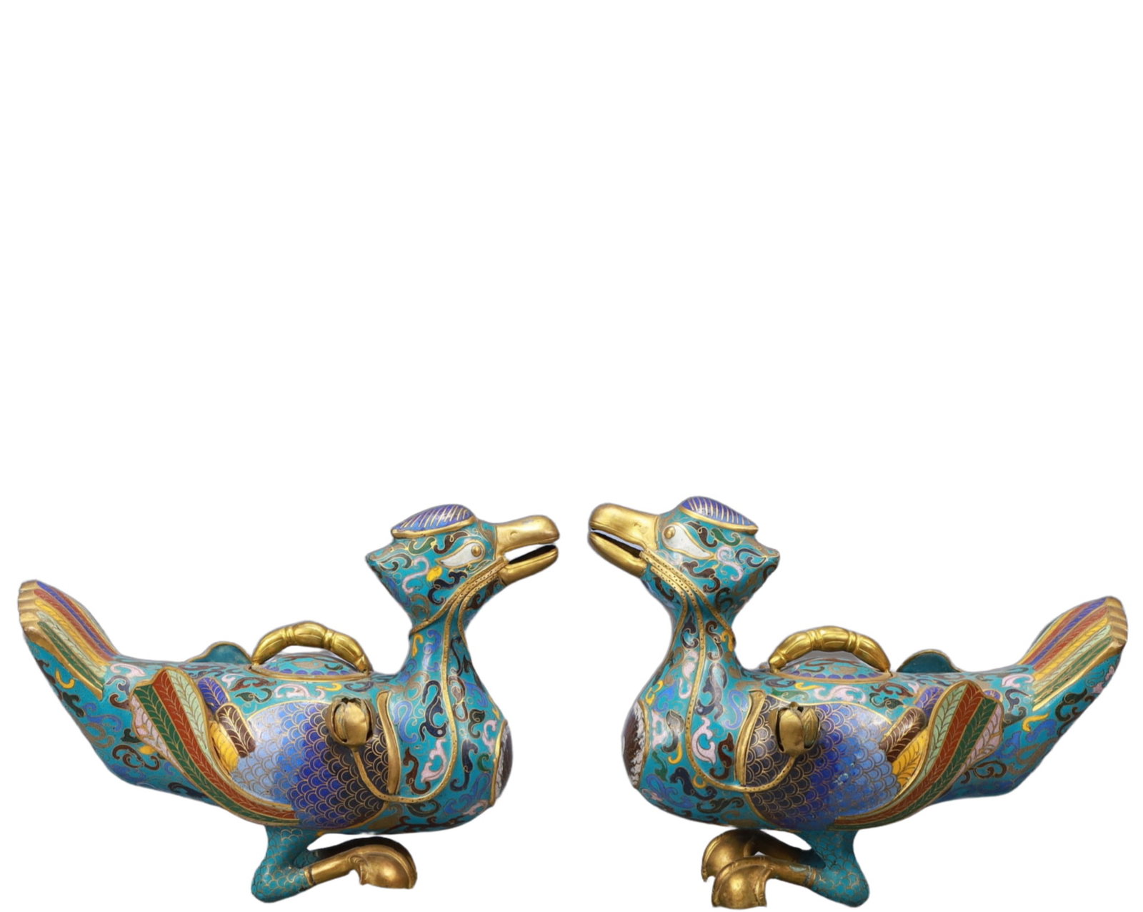 A Pair of Exquisite Cloisonne Duck Ornaments: A Pair of Exquisite Cloisonne Duck Ornaments ,Qing Dynasty, China,Size：11.8inx5.1inx8.7in; Weight：2850g