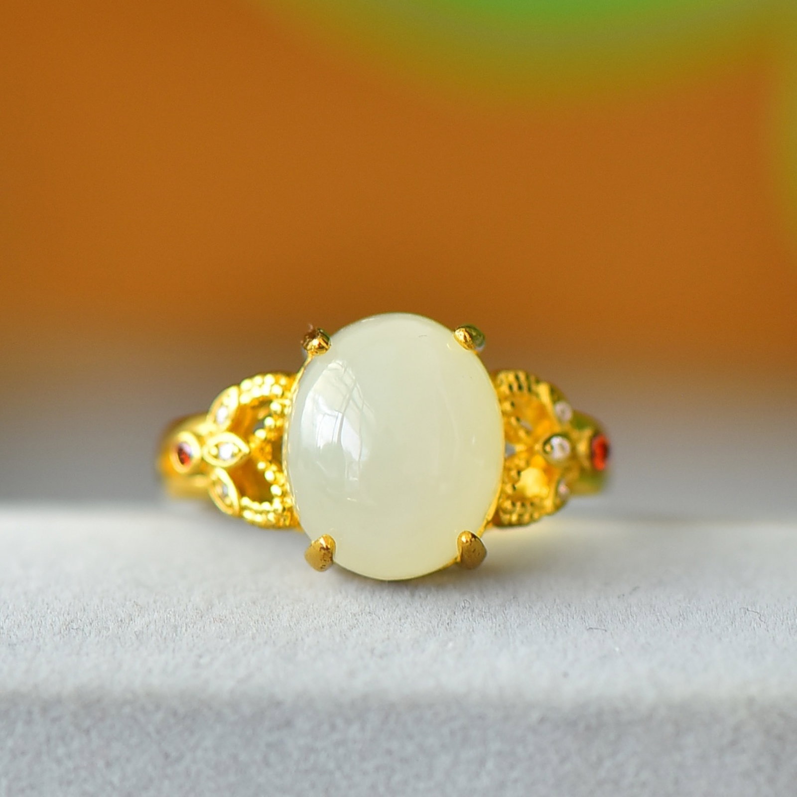 An Exquisite Bronze-Gold Plated Inlaid White Jade Ring: An Exquisite Bronze-Gold Plated Inlaid White Jade Ring,Size:3.9inx4.7in 铜镀金镶白玉戒指