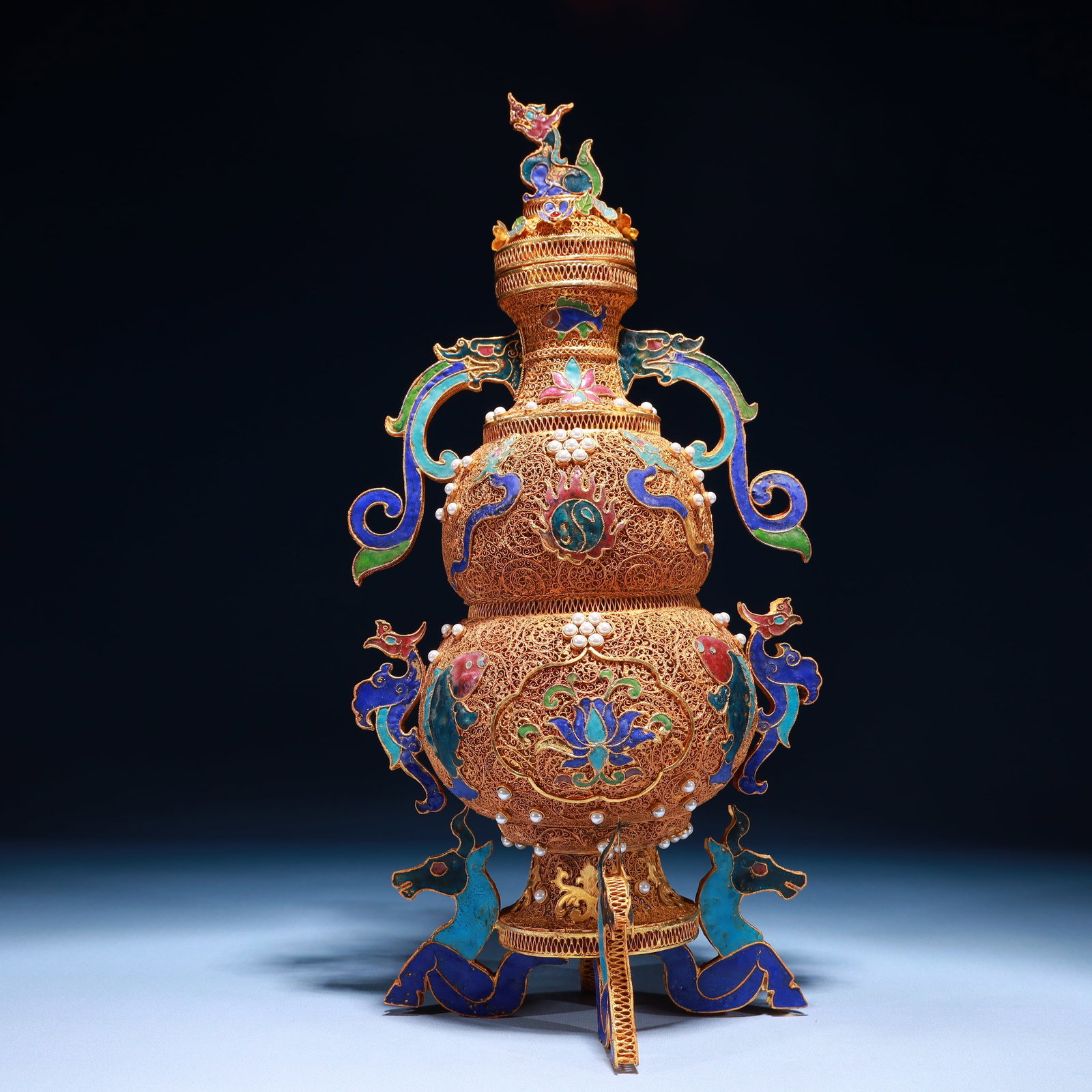 An Exquisite Filigree and Gilding Lotus Pattern Double-Ears Bottle,Inlaid Pearl: An Exquisite Filigree and Gilding Lotus Pattern Double-Ears Bottle,Inlaid Pearl,Qing Dynasty,China,Qianlong Four-character Mark,Size:7.9inx7.1inx15.7in,Weight:950g ????????????,???,????,?????