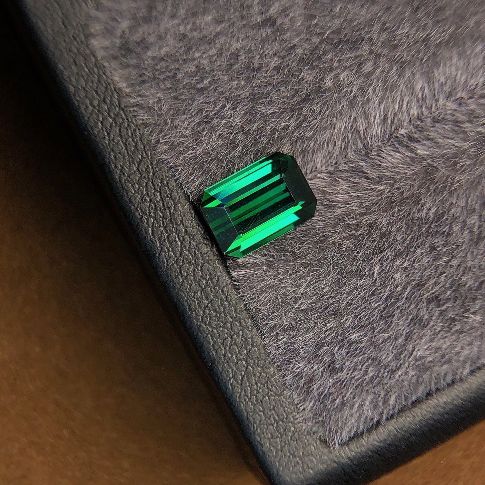 1.97Ctw Natural Tourmaline Loose: 1.97Ctw Natural Tourmaline Loose,Size:8.3mmx5.9mmx4.0mm 1.97Ctw天然碧玺裸石