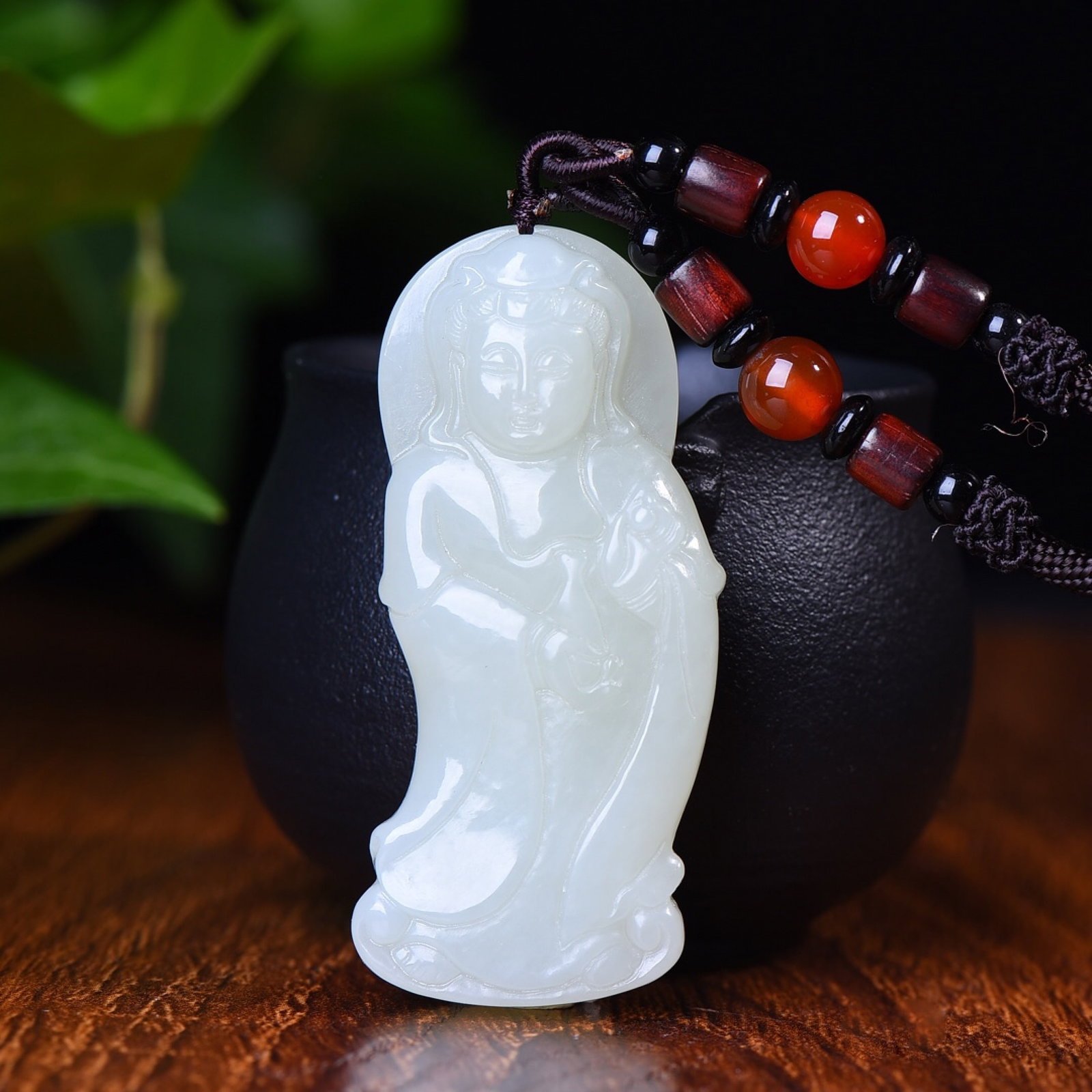 An Exquisite White Jade Avalokitesvara Pendant: An Exquisite White Jade Avalokitesvara Pendant,Size:27mmx63mm (寓意)寓意吉祥 保佑一切顺利 白玉观音ࠔ