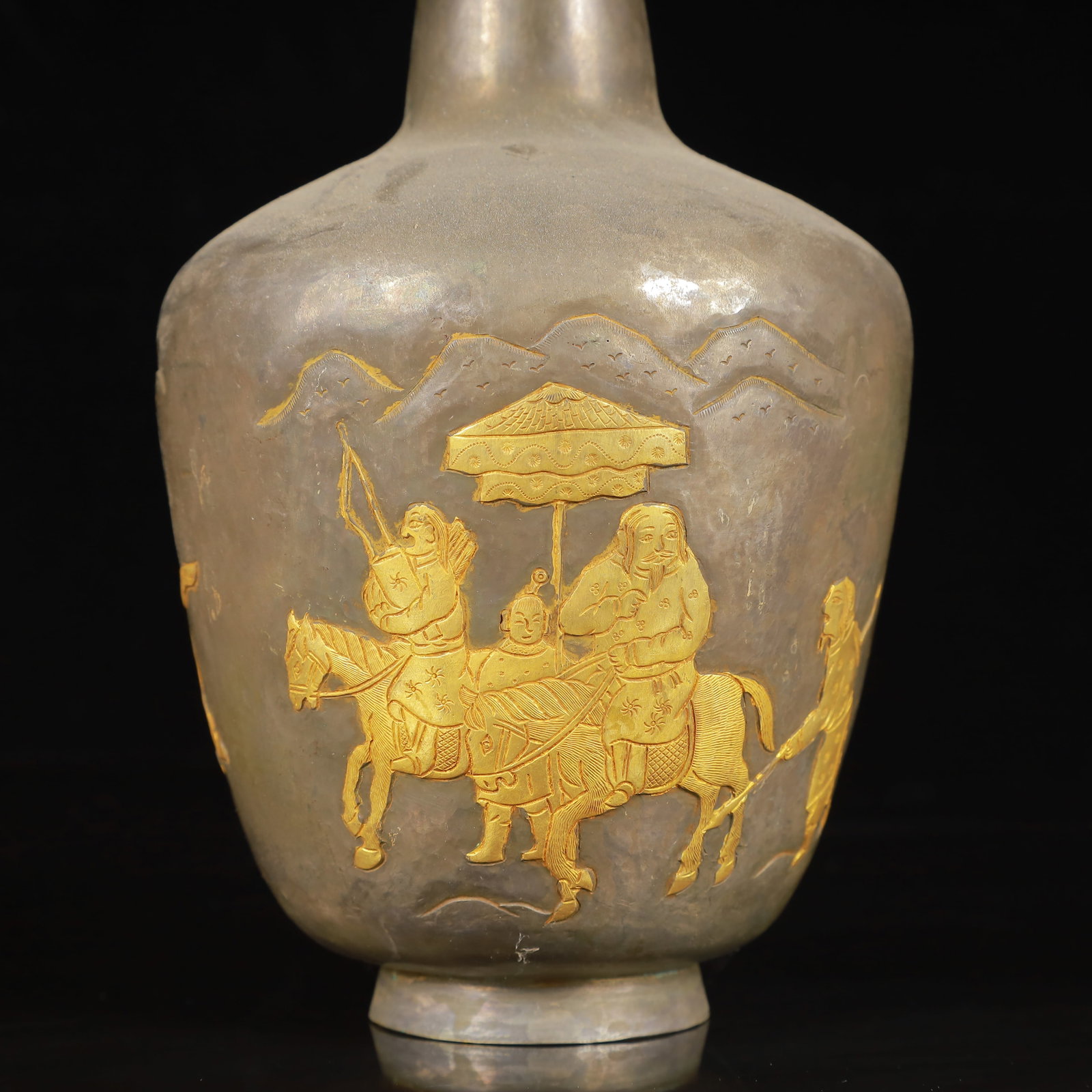 An Exquisite Gilt Silver Figure Pattern Vase - 3