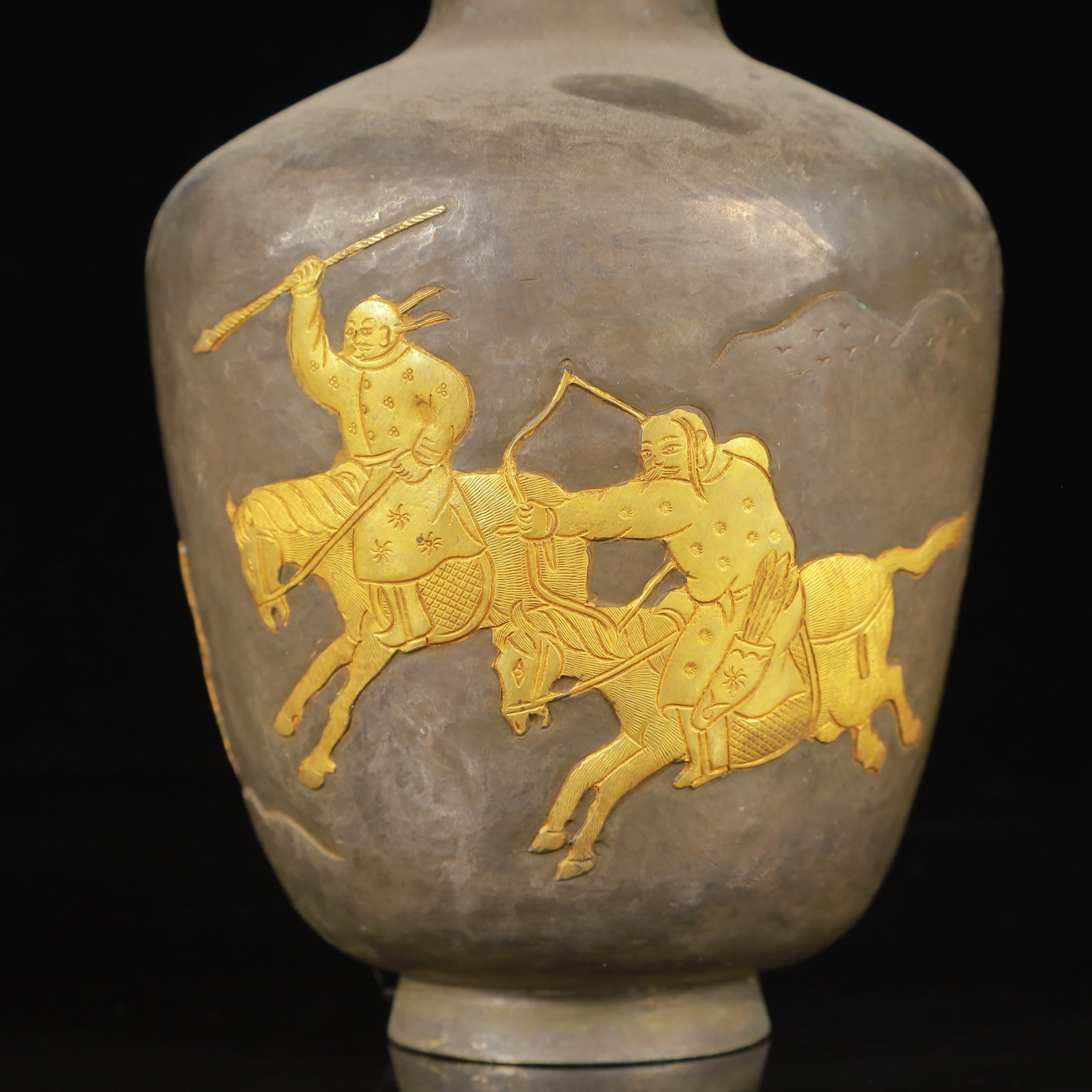 An Exquisite Gilt Silver Figure Pattern Vase - 7