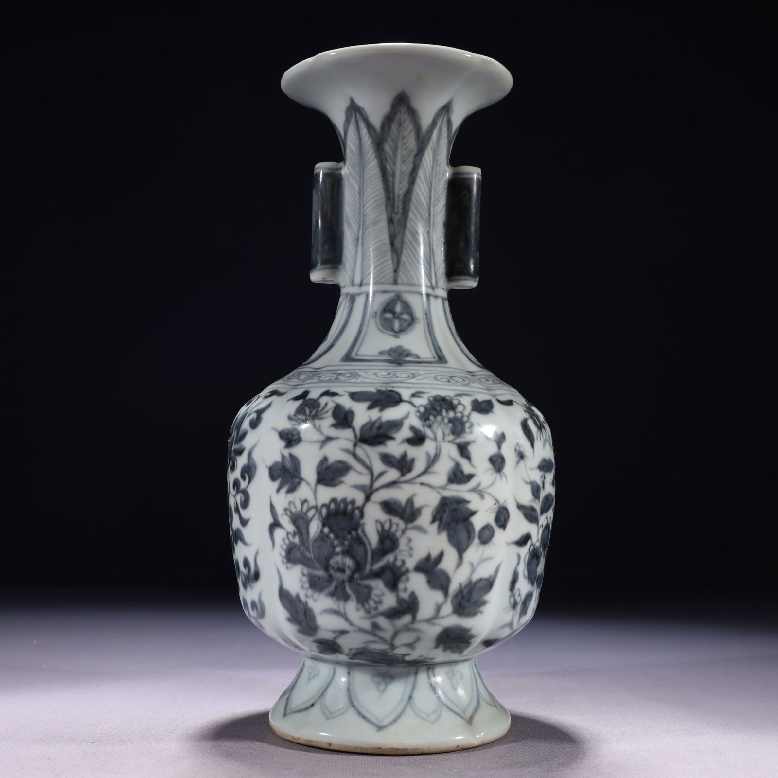 An Exquisite Blue and White Lotus Pattern Double-Ears Vase: An Exquisite Blue and White Lotus Pattern Double-Ears Vase,Qing Dynasty,China,Size:5.1inx11.2in,Weight:1500g