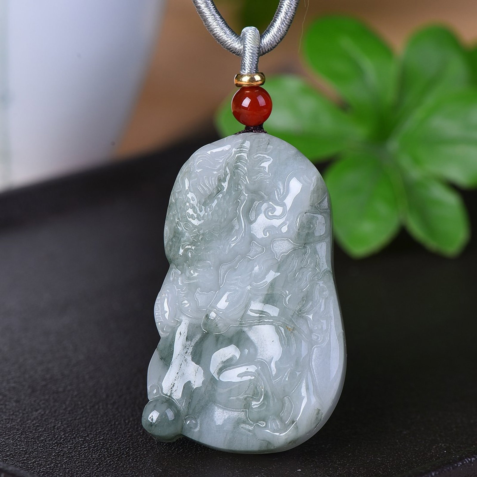 An Exquisite Jadeite Dragon Pattern Pendant: An Exquisite Jadeite Dragon Pattern Pendant,Size:27mmx46mm 翡翠龙纹挂件