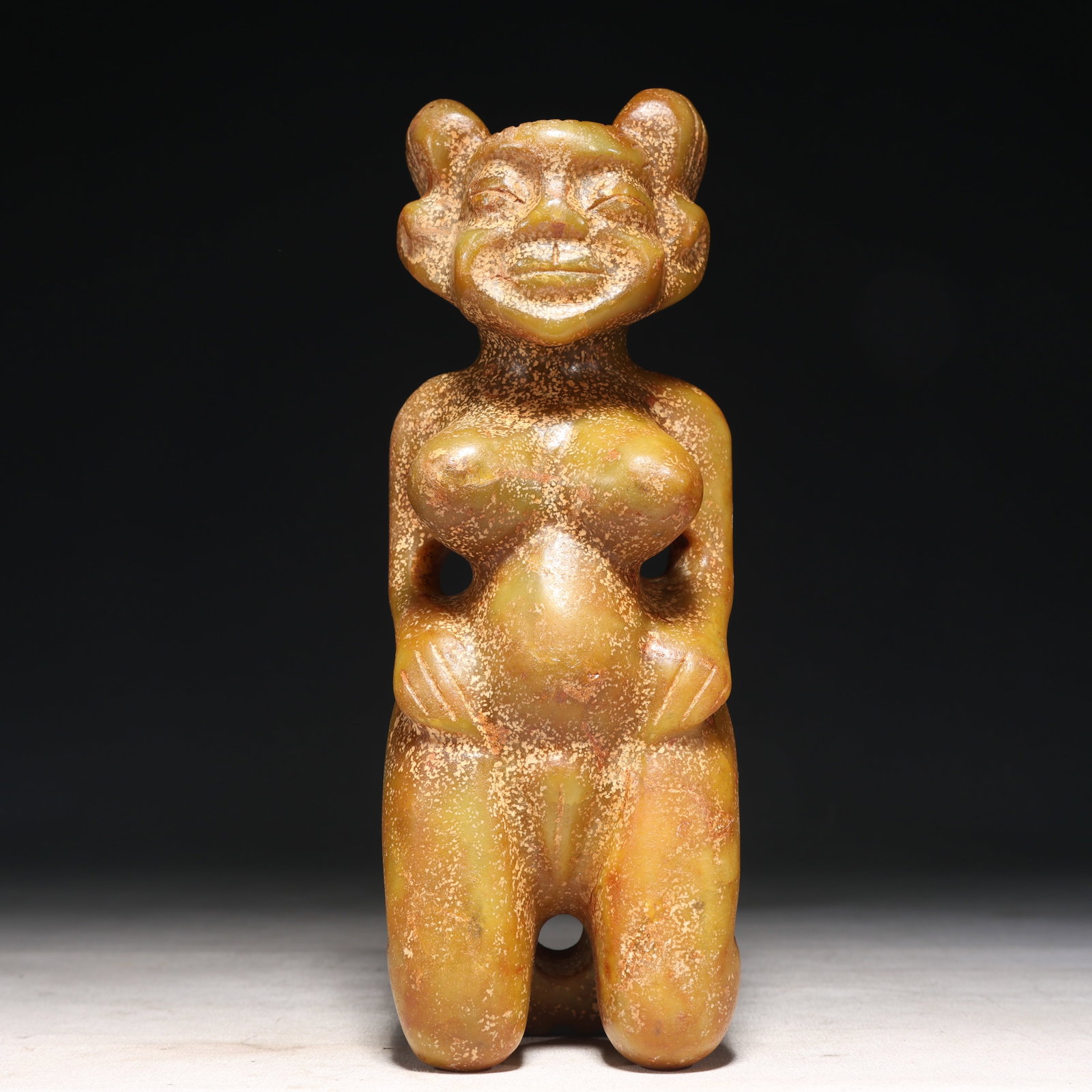 An Archaic Hongshan Culture Yellow Jade Figure Ornament: An Archaic Hongshan Culture Yellow Jade Figure Ornament,Ancient Time, China,Size:3.1inx2.4inx8.7in Weight:1600g 红山文化黄玉人物摆件,新
