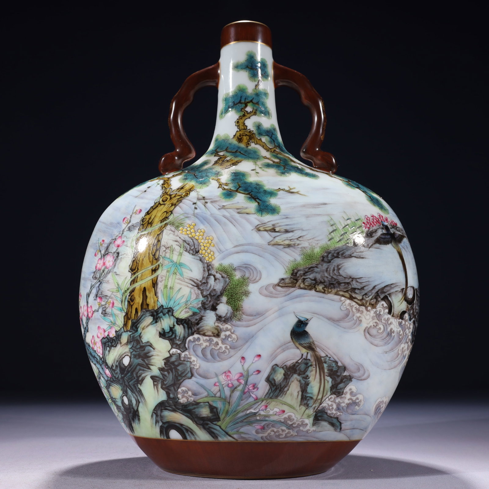 An Exquisite Famille-Rose Landscape Pattern Double-Ears Vase,with poem: An Exquisite Famille-Rose Landscape Pattern Double-Ears Vase,with poem,Qing Dynasty,China,Qianlong Six-character Mark,Size:9.1inx4.7inx13.4in,Weight:3050g 粉彩山水纹Ö