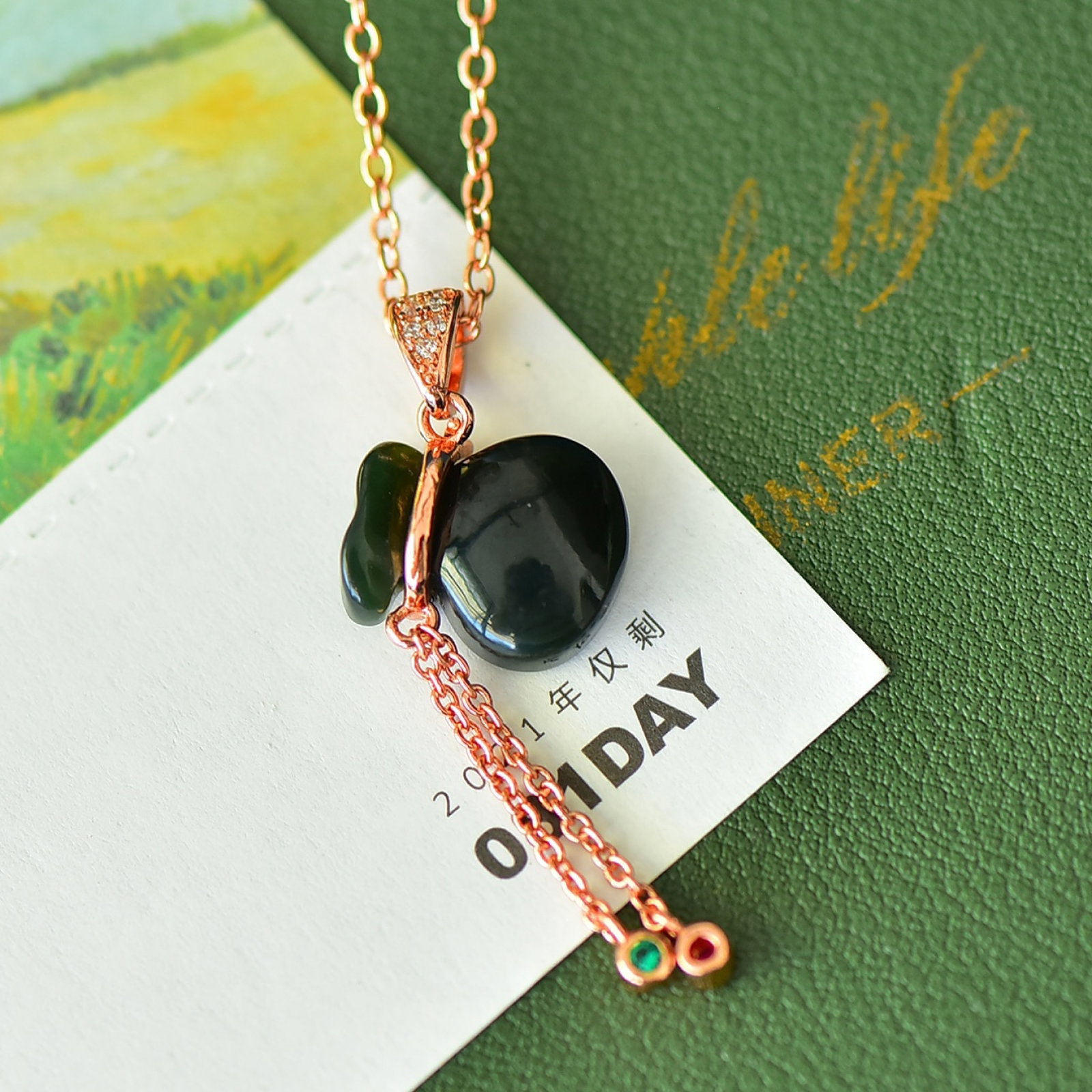 An Exquisite Bronze Inlaid Green Jade Necklace: An Exquisite Bronze Inlaid Green Jade Necklace,Size:4.7inx5.1in 铜镶青玉项链