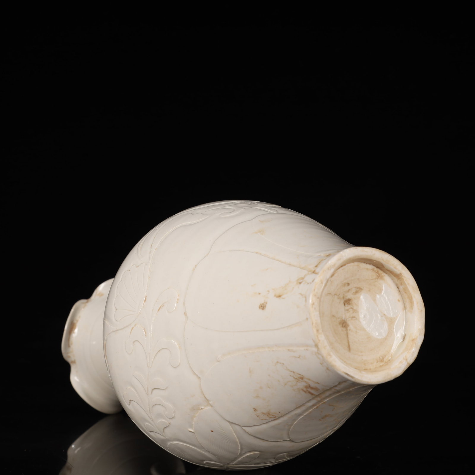 A Rare Ding yao Flower Pattern Double-Ears Vase - 13