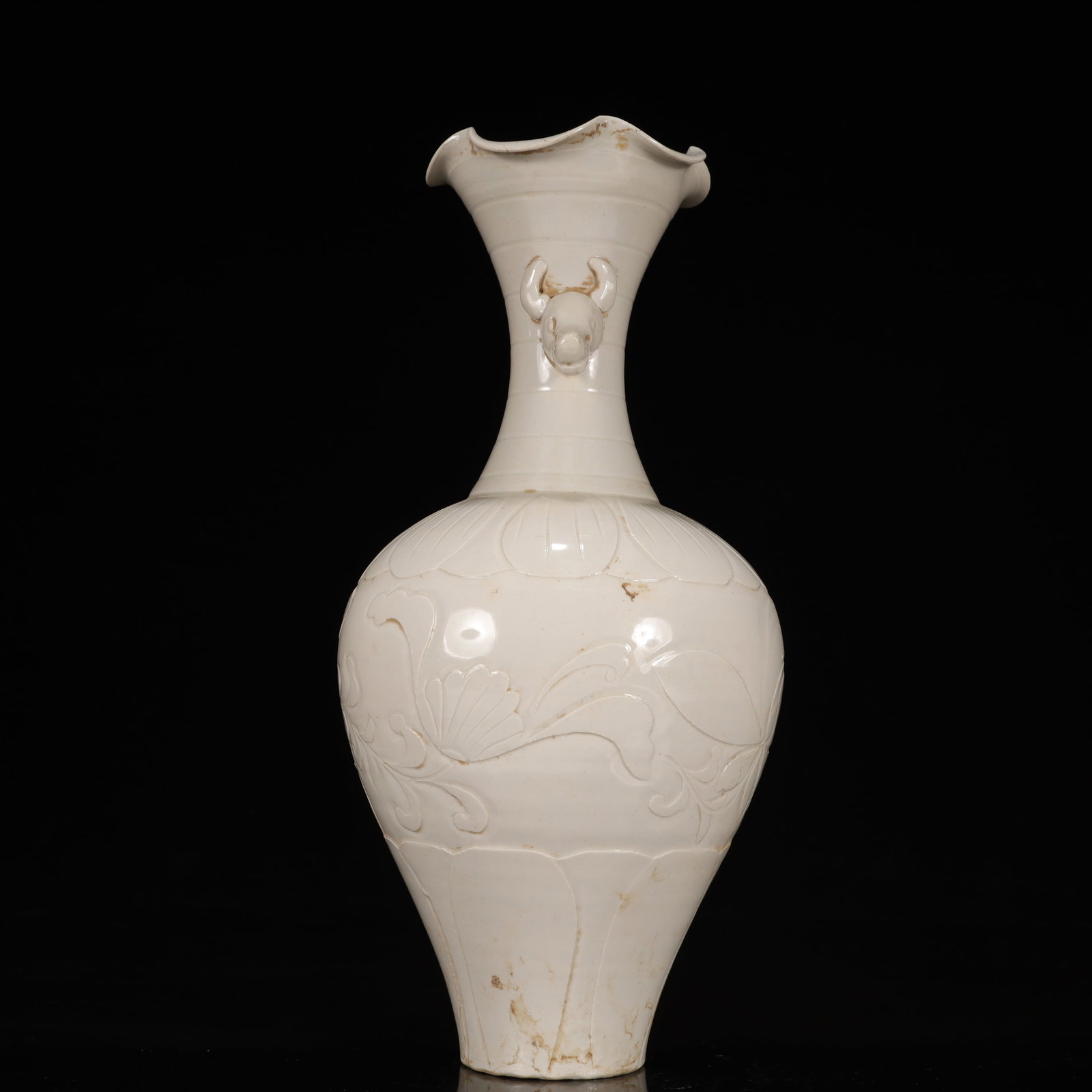 A Rare Ding yao Flower Pattern Double-Ears Vase - 5