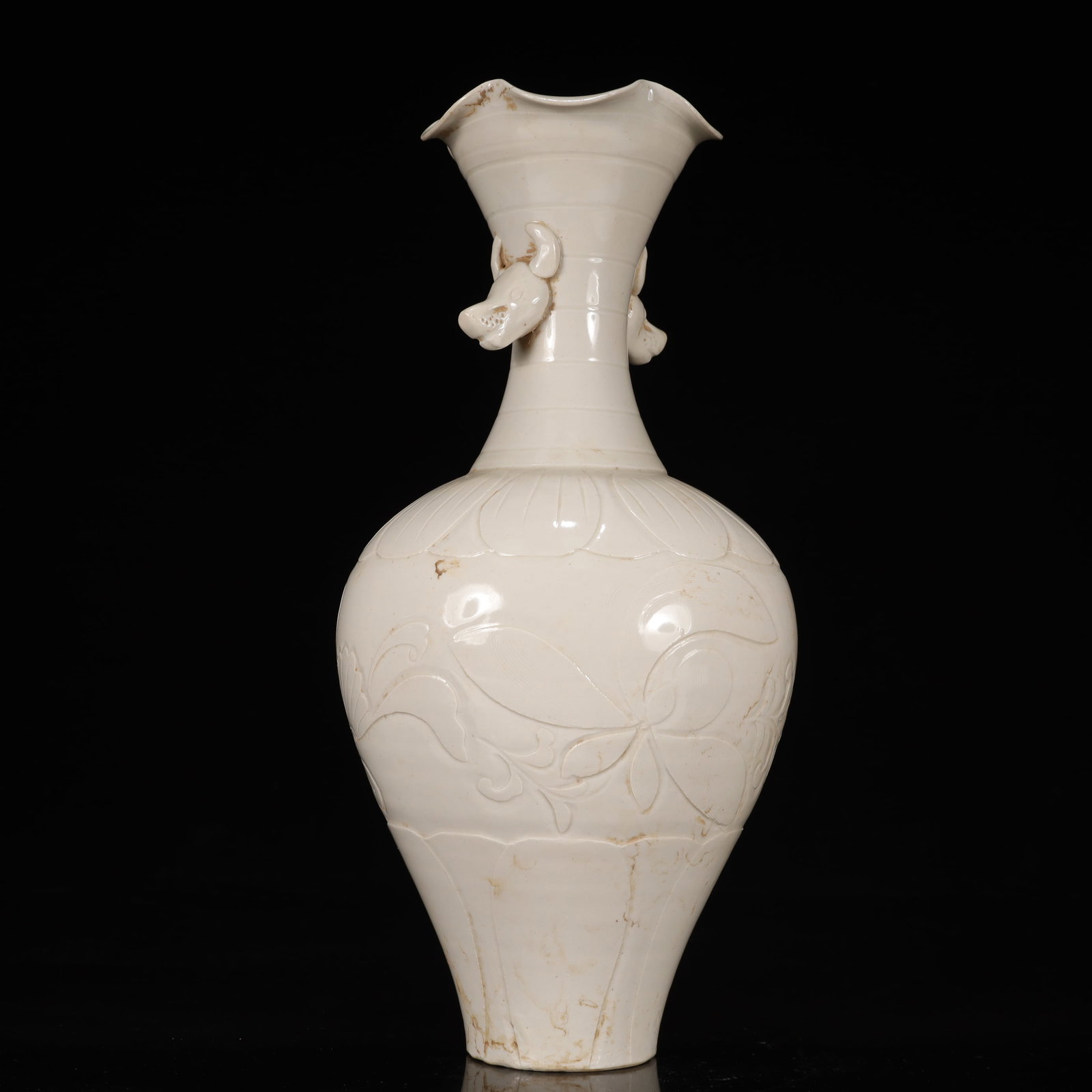 A Rare Ding yao Flower Pattern Double-Ears Vase - 6