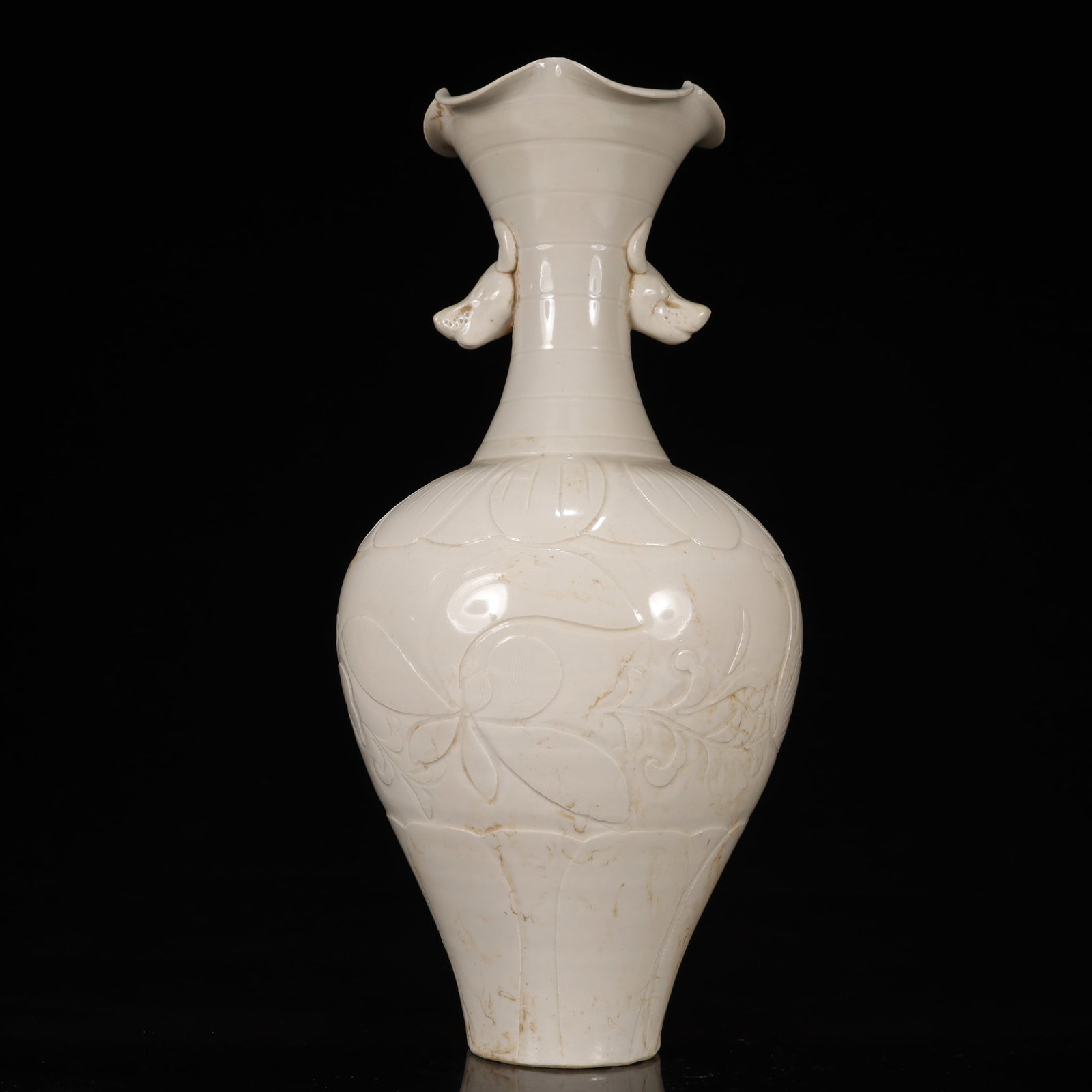 A Rare Ding yao Flower Pattern Double-Ears Vase - 8