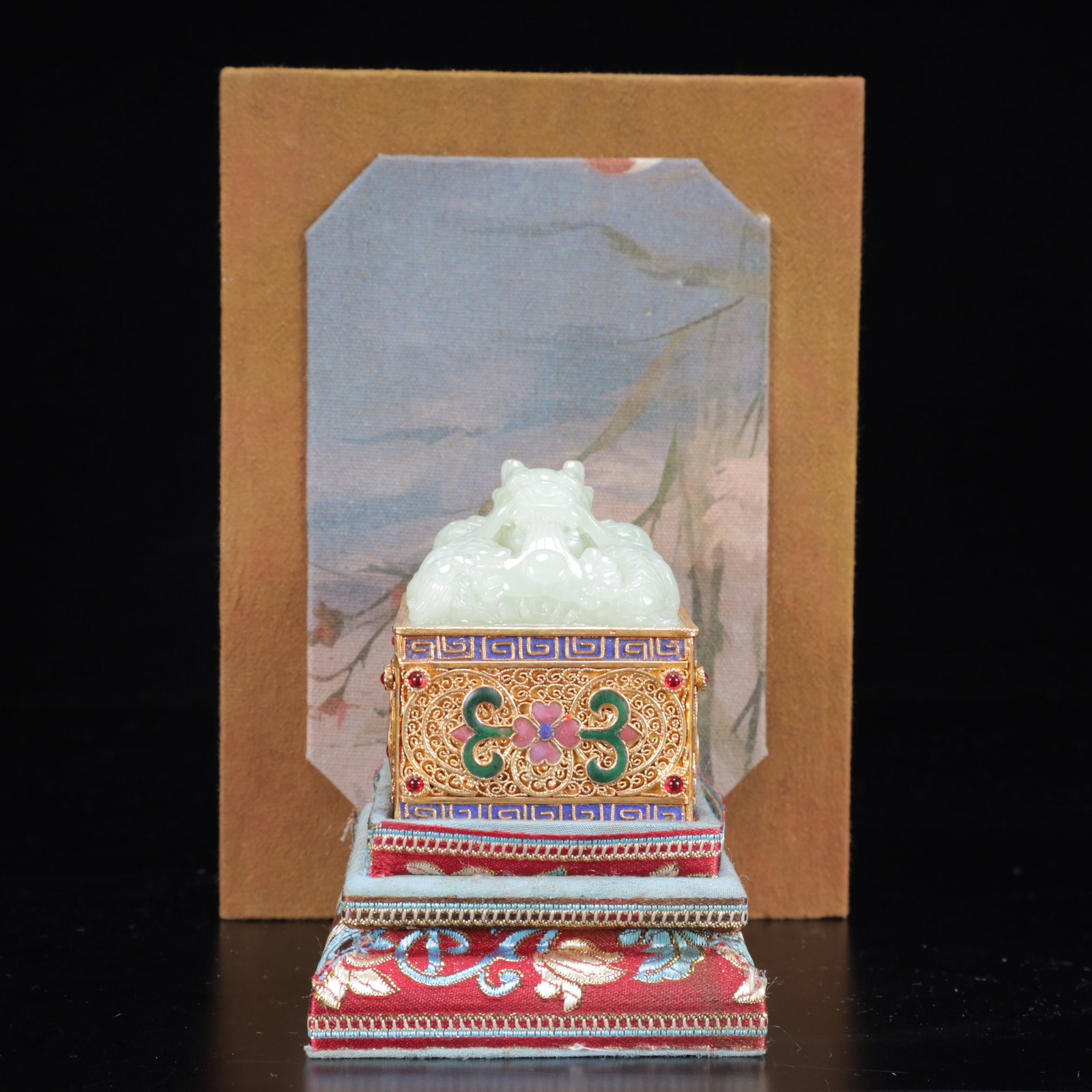 An Exquisite Filigree and Gilding Bronze Inlaid White Jade Dragon Seal,Inlaid White Jade: An Exquisite Filigree and Gilding Bronze Inlaid White Jade Dragon Seal,Inlaid Gems,Qing Dynasty,China,Size:(Seal)2.8inx2.4inx2.8in,(Box)7.5inx5.7inx4.7in,Weight:675g