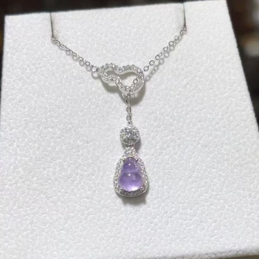 An Exquisite Sterling Silver Inlaid Citrine Necklace,Inlaid Diamond: An Exquisite Sterling Silver Inlaid Citrine Necklace,Inlaid Diamond,Size:6mmx8mm 纯银镶水晶项链,嵌钻石