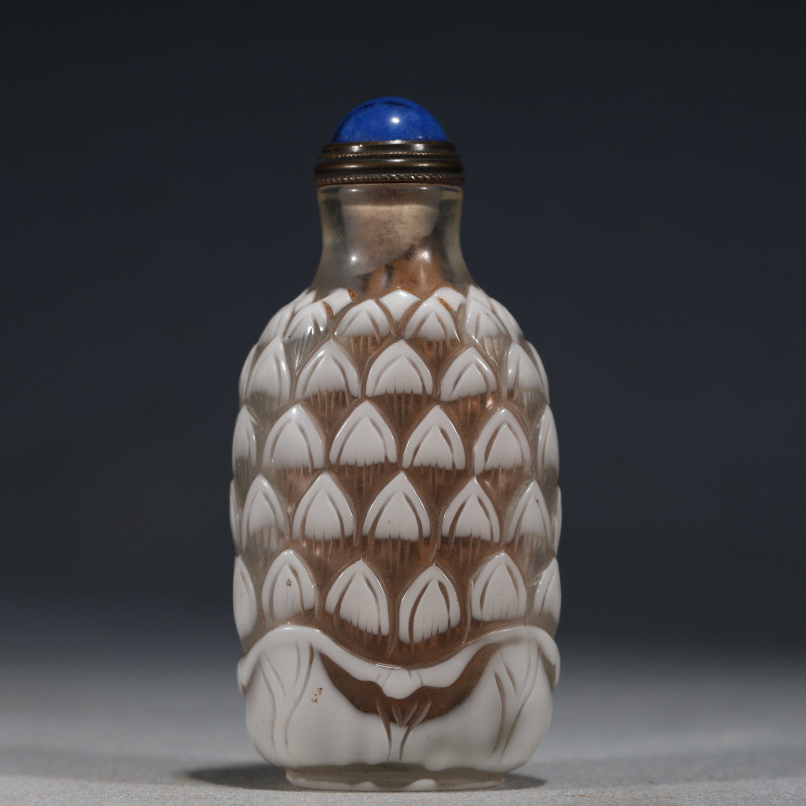 An Exquisite Overlaid White Glass Snuff Bottle With Lotus Petal Pattern: An Exquisite Overlaid White Glass Snuff Bottle With Lotus Petal Pattern,China,Qing