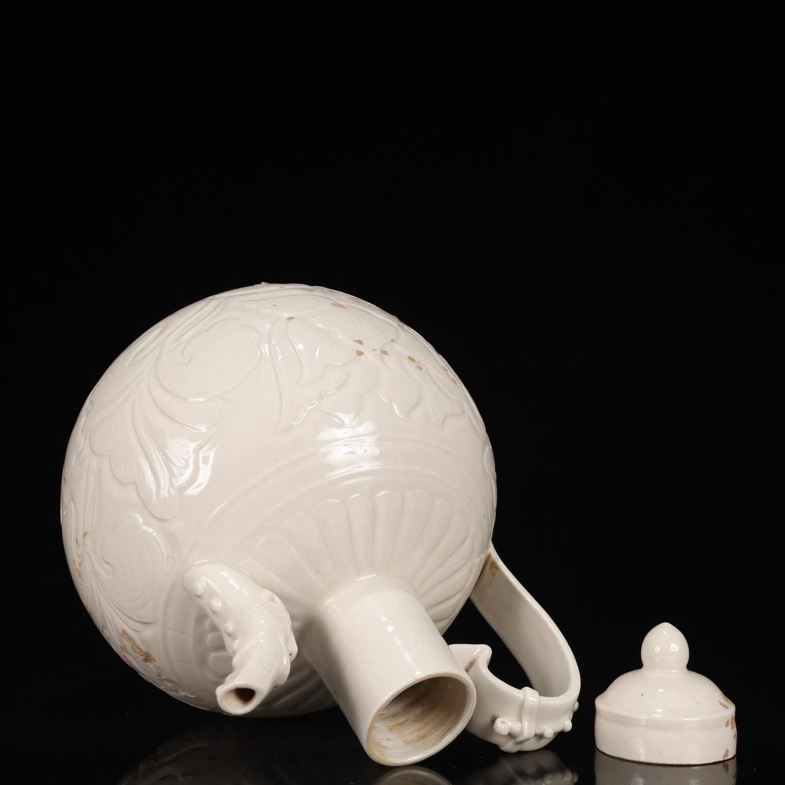 An Exquisite Ding yao Lotus Pattern Ewer - 11