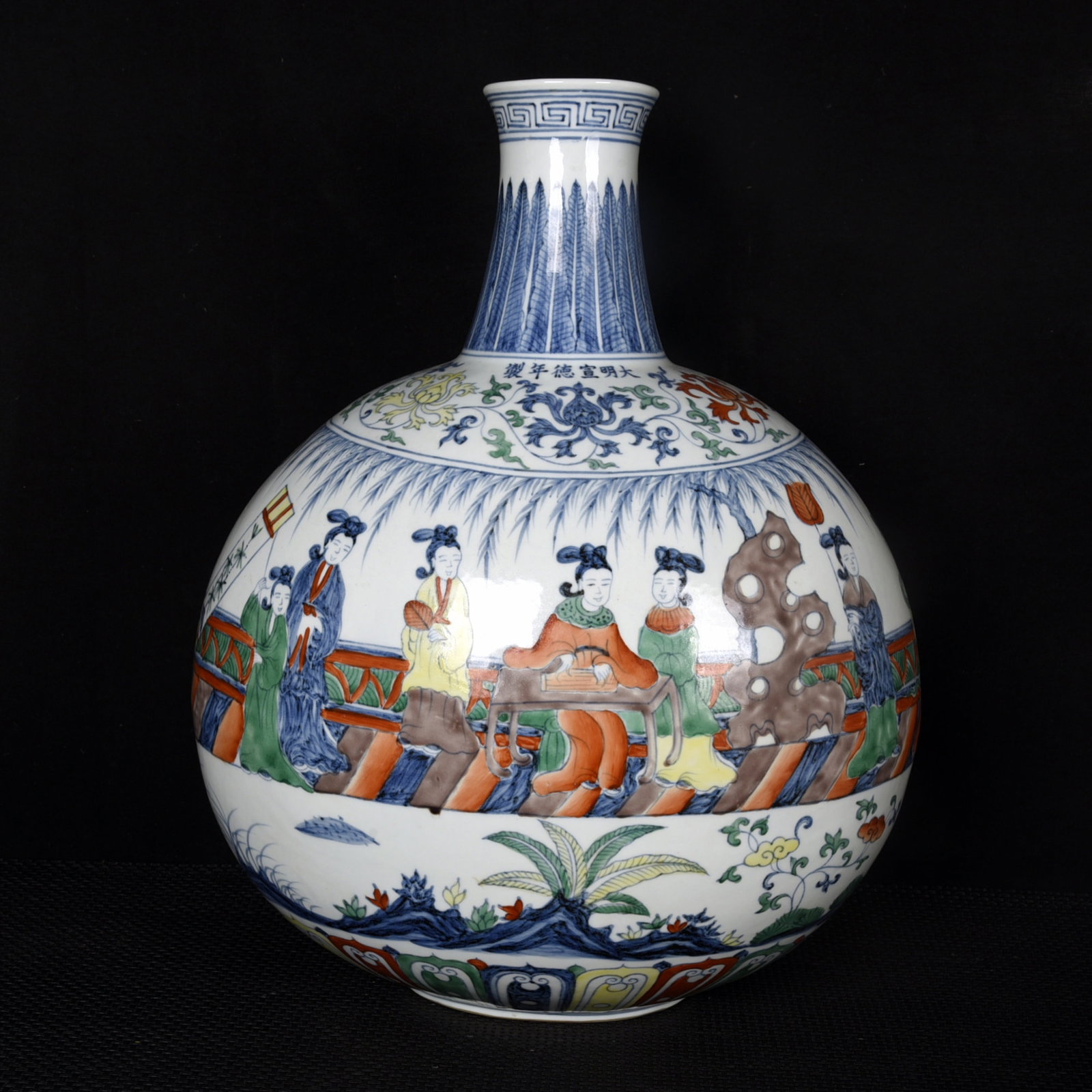A Huge Blue and White Wucai Character and Story Pattern Vase: A Huge Blue and White Wucai Character and Story Pattern Vase,Ming Dynasty,China,Xuande Six-character Mark,Size:17.1inx14.2inx9.1in 青花五彩人物故事ń