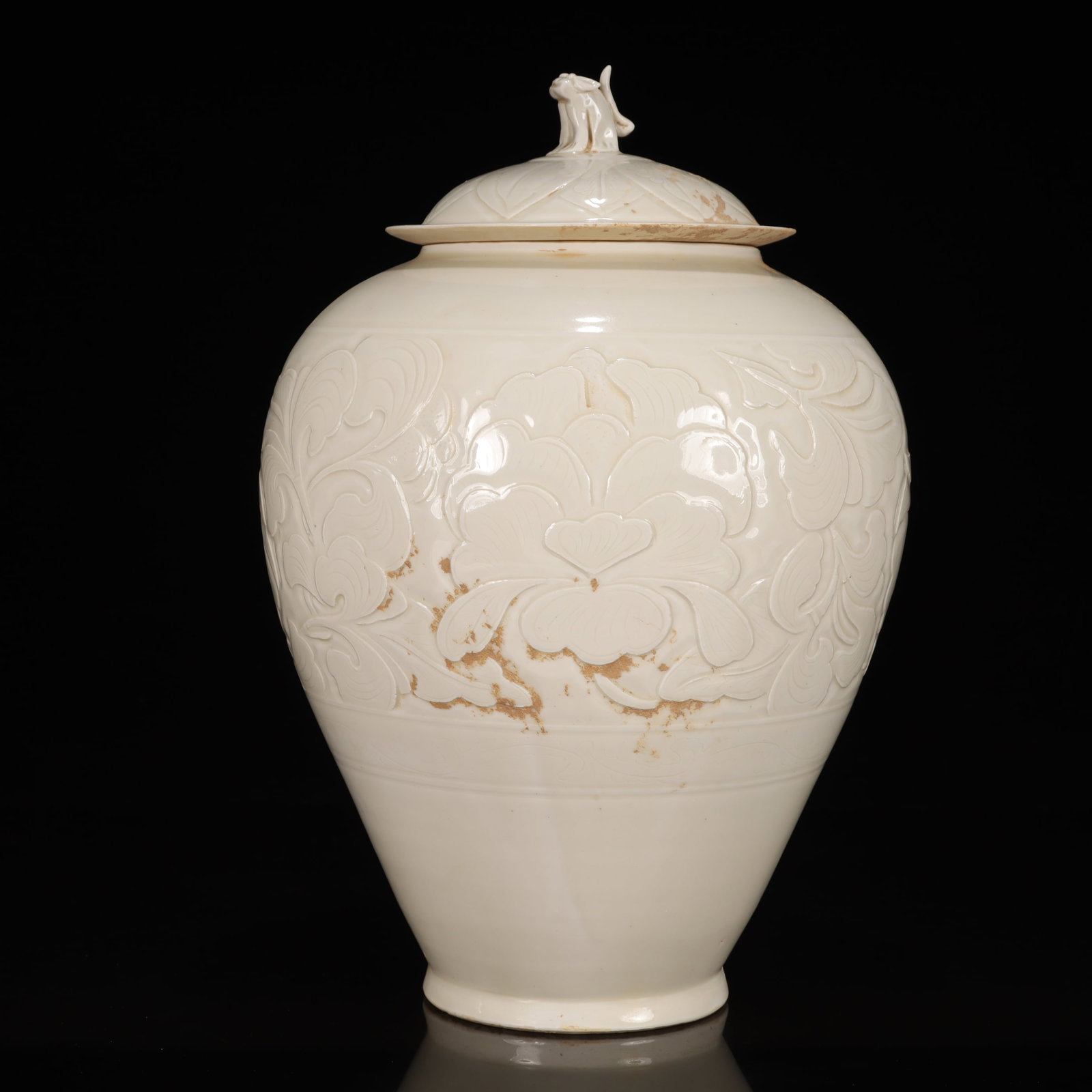 A Rare Ding yao Flower Pattern Cover Jar: A Rare Ding yao Flower Pattern Cover Jar,Song Dynasty, China,Size:9.1inx9.1inx13in,Weight:2100g 定窑花卉纹盖罐，中国宋代