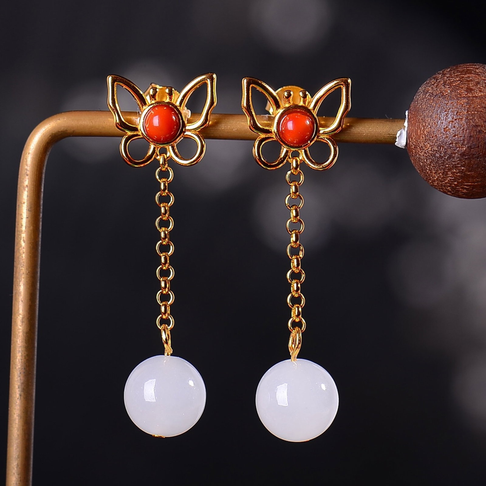 A Pair of Exquisite Sterling Silver-Gold Plated Inlaid White Jade Earrings,Inlaid Agate: A Pair of Exquisite Sterling Silver-Gold Plated Inlaid White Jade Earrings,Inlaid Agate,Size:10mmx10mm 一对纯银镀金镶白玉耳环,嵌
