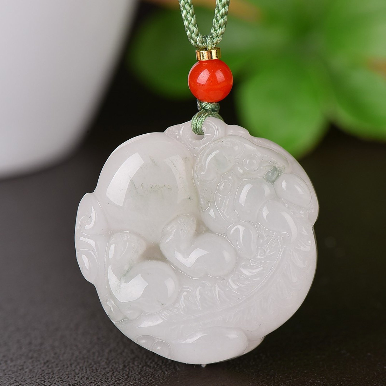An Exquisite Jadeite Pendant - 2