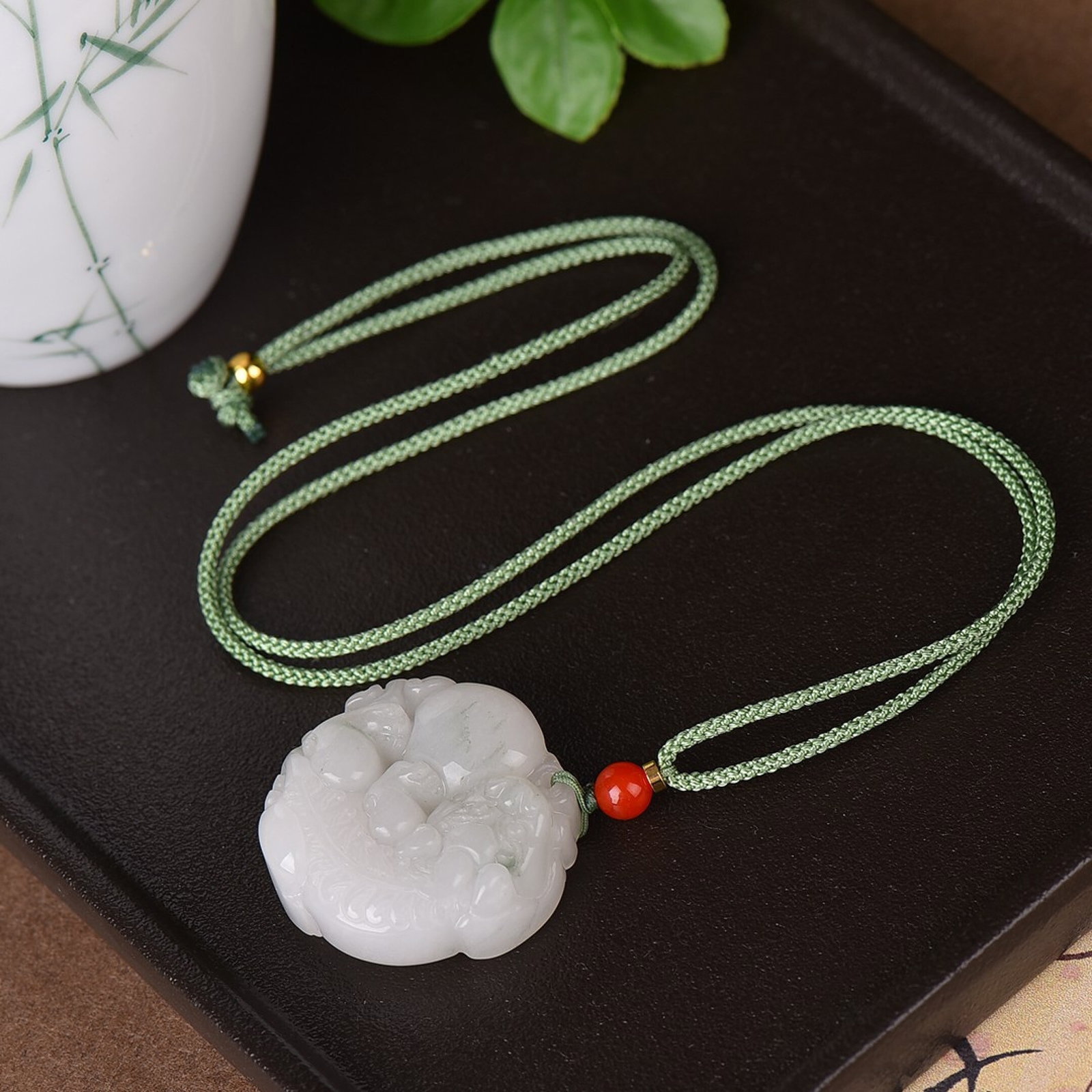 An Exquisite Jadeite Pendant - 3