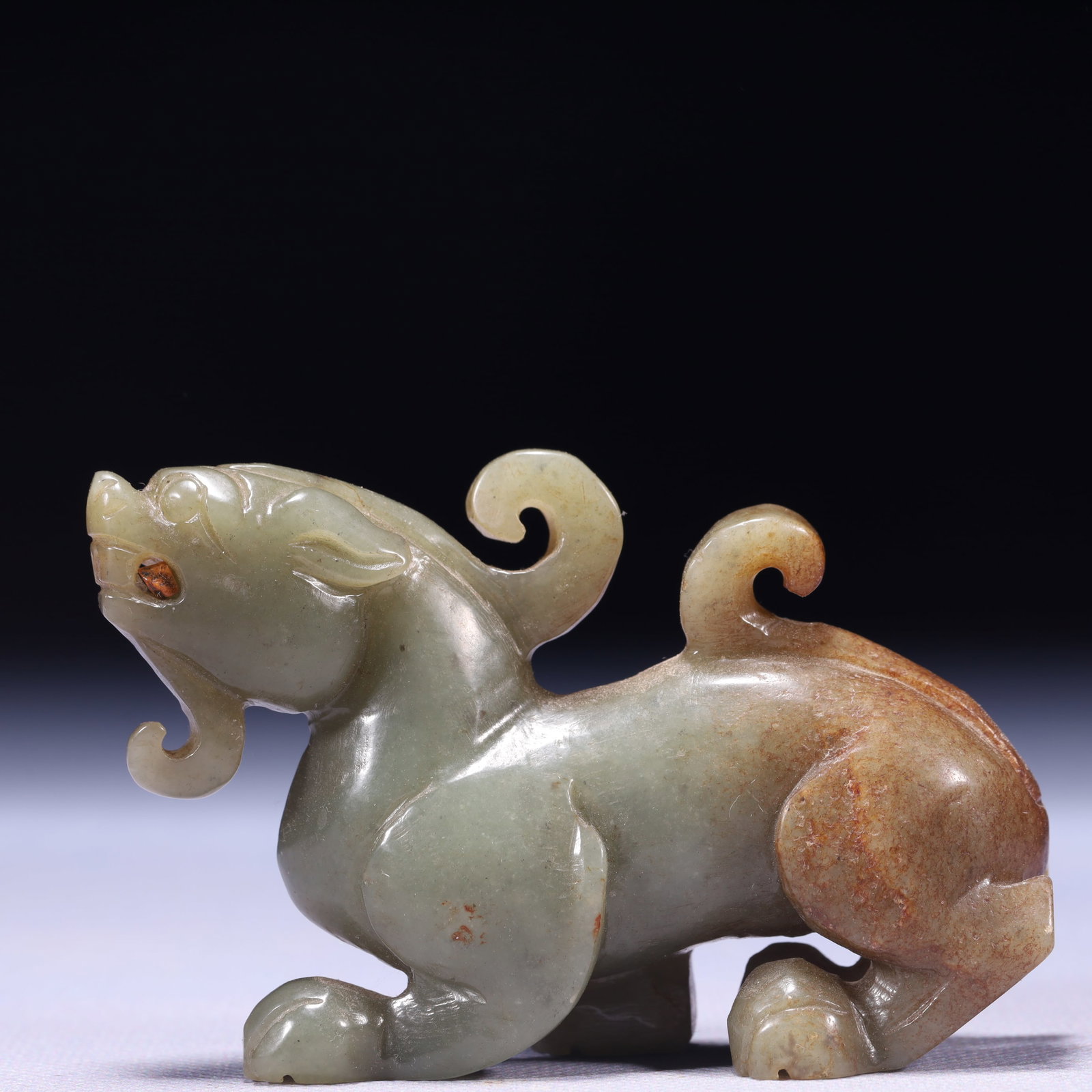 An Exquisite Green Jade Beast Ornament: An Exquisite Green Jade Beast Ornament,Qing Dynasty,China,Size:3.3inx1inx2.4in,Weight:153g 青玉兽摆件,中国清代