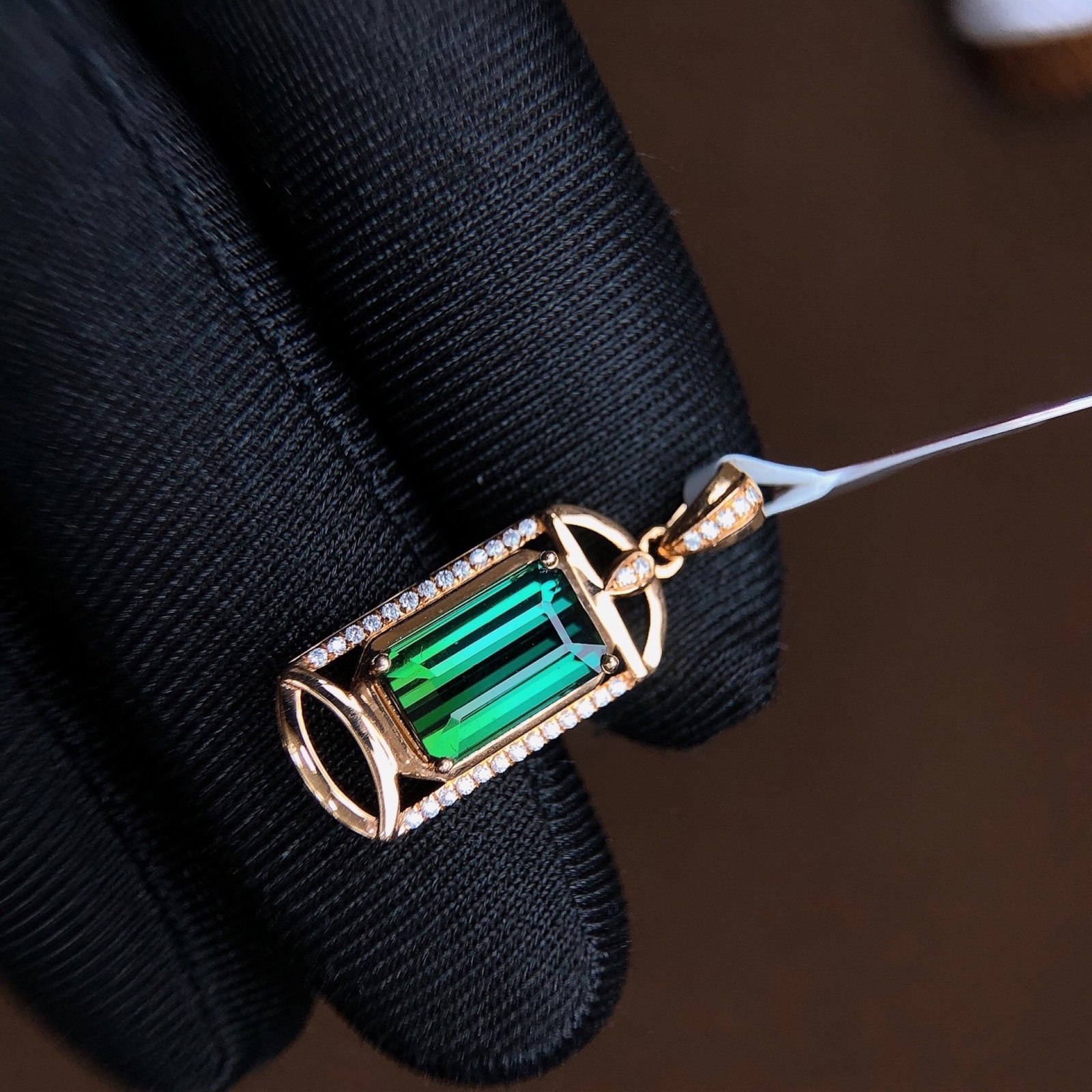 3.09Ctw Sterling Silver-Gold Plated Inlaid Natural Tourmaline Necklace: 3.09Ctw Sterling Silver-Gold Plated Inlaid Natural Tourmaline Necklace,Size:9.7mmx6.1mm 3.09Ctw纯银镀金嵌天然碧玺项链