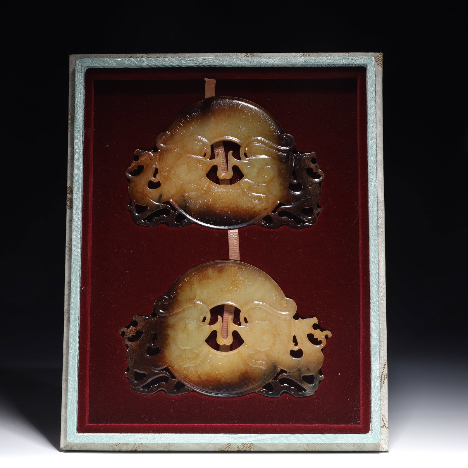 A Pair of Exquisite White Jade Auspicious Beast Pattern Pendants: A Pair of Exquisite White Jade Auspicious Beast Pattern Pendants,Han Dynasty, China,Size:3.3inx0.2inx4.9in,Weight:179.7g 一对白玉瑞兽纹佩,中ࢲ