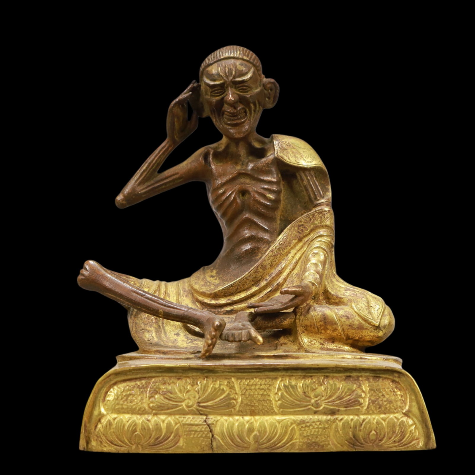 A Solemn Gilt Bronze Statue of Arhat: A Solemn Gilt Bronze Statue of Arhat,Qing Dynasty, China,Size:4.9inx3.3inx5.5in,Weight:1600g 铜鎏金罗汉像,中国清代