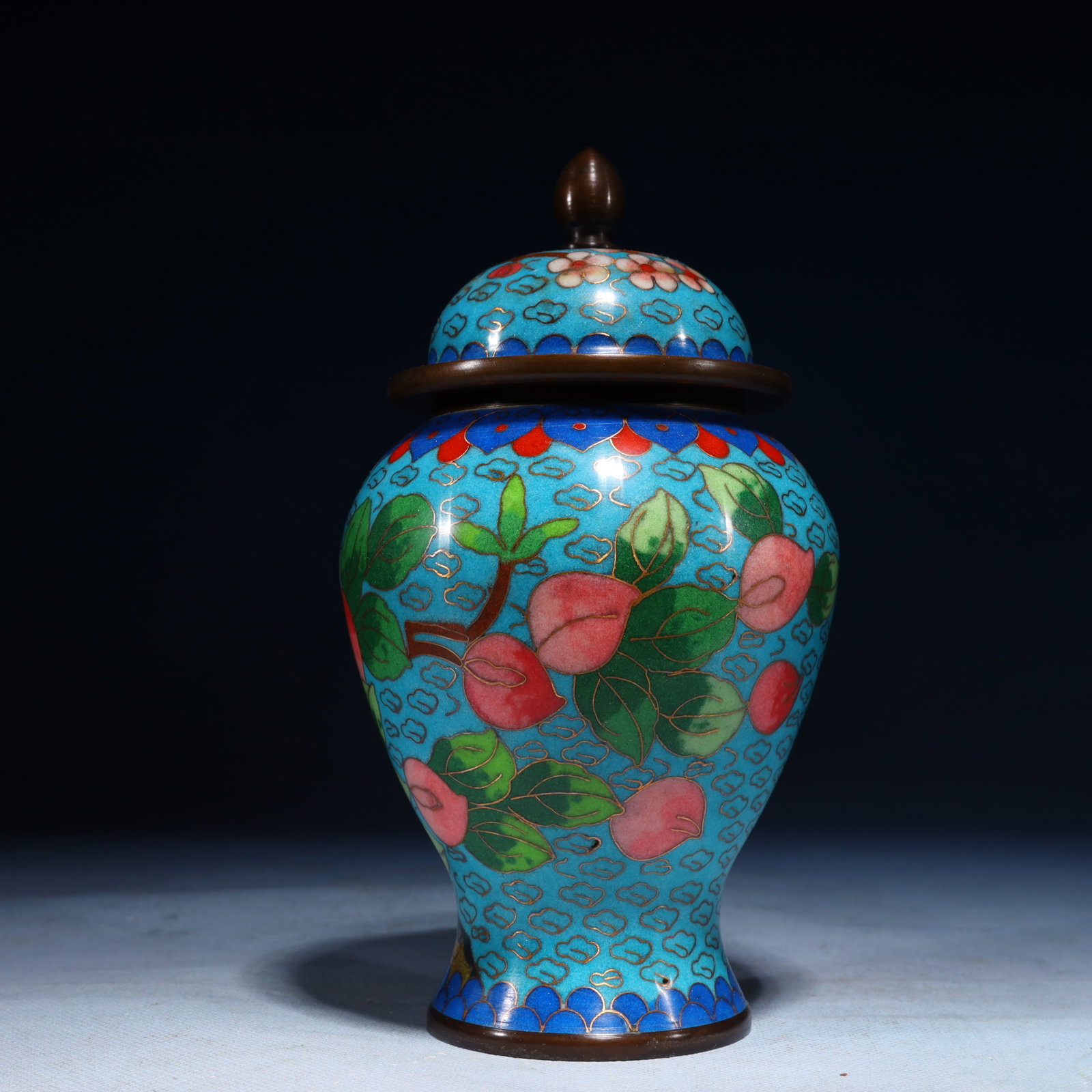 An Exquisite Cloisonne Peach Pattern Jar with Cover: An Exquisite Cloisonne Peach Pattern Jar with Cover,Qing Dynasty,China,Size:7.9inx4.3inx4.3in,Weight:1200g