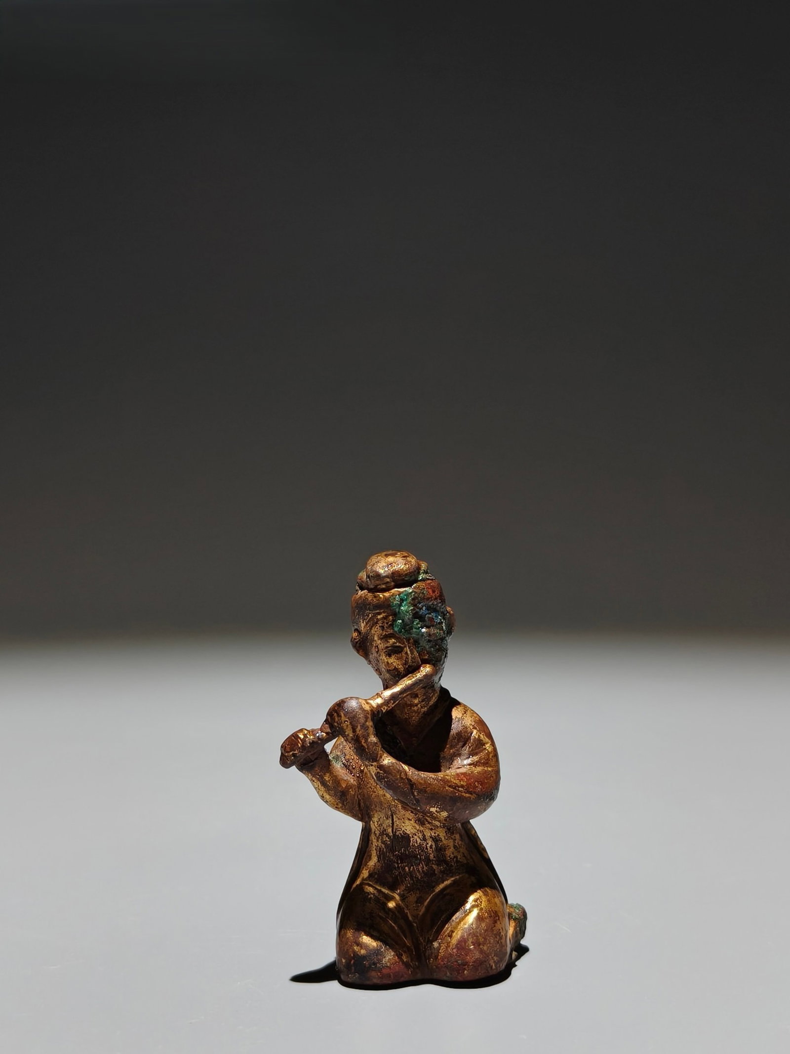 An Exquisite Gilt Bronze Figure Ornament: An Exquisite Gilt Bronze Figure Ornament,Han Dynasty,China,Size:2.4inx1.2inx0.9in 铜鎏金人物摆件,中国汉代