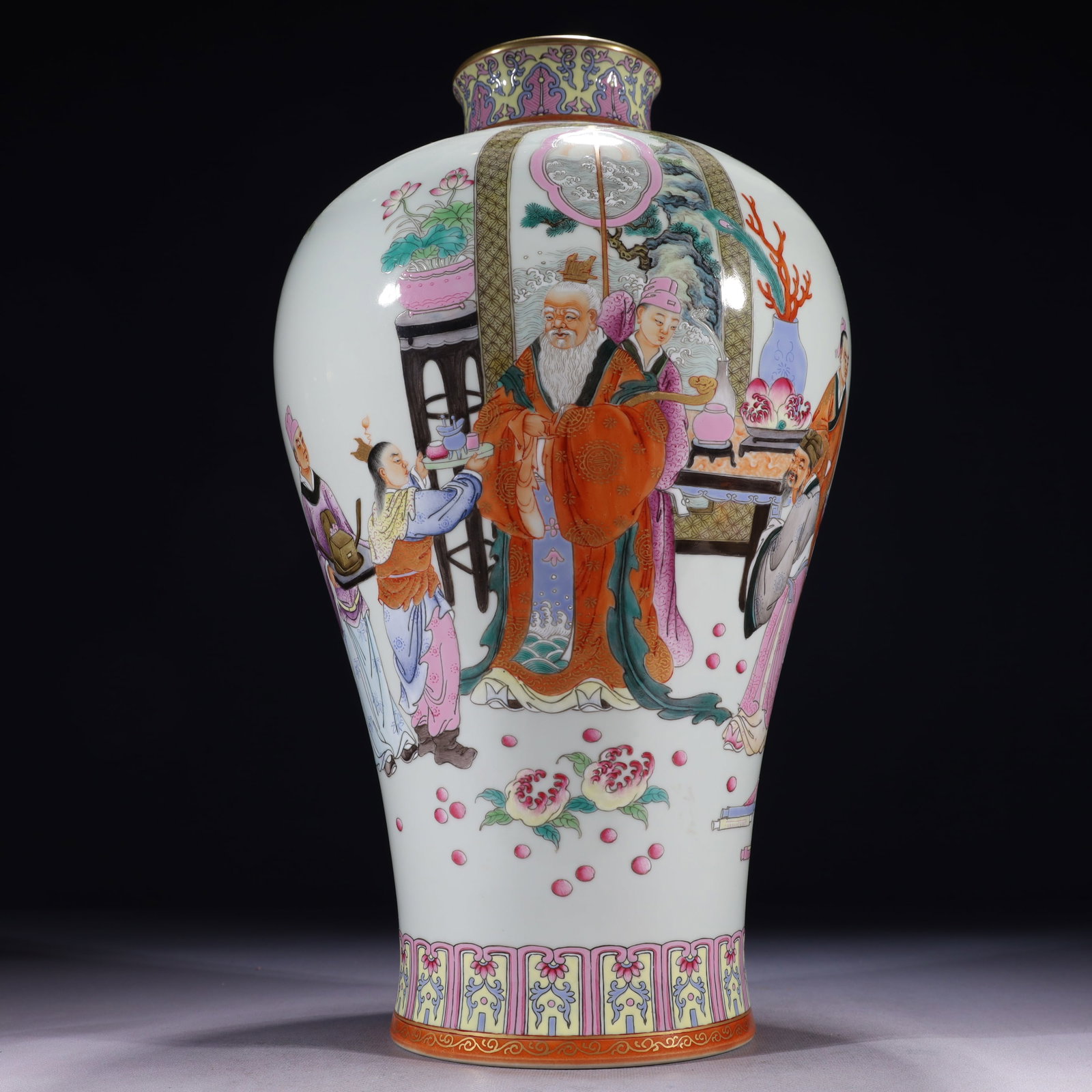 An Exquisite Famille-Rose Painted Gold Character and Story Pattern Vase,with poem: An Exquisite Famille-Rose Painted Gold Character and Story Pattern Vase,with poem,Qing Dynasty,China,Qianlong Six-character Mark,Size:8.7inx16.1in,Weight:3650g