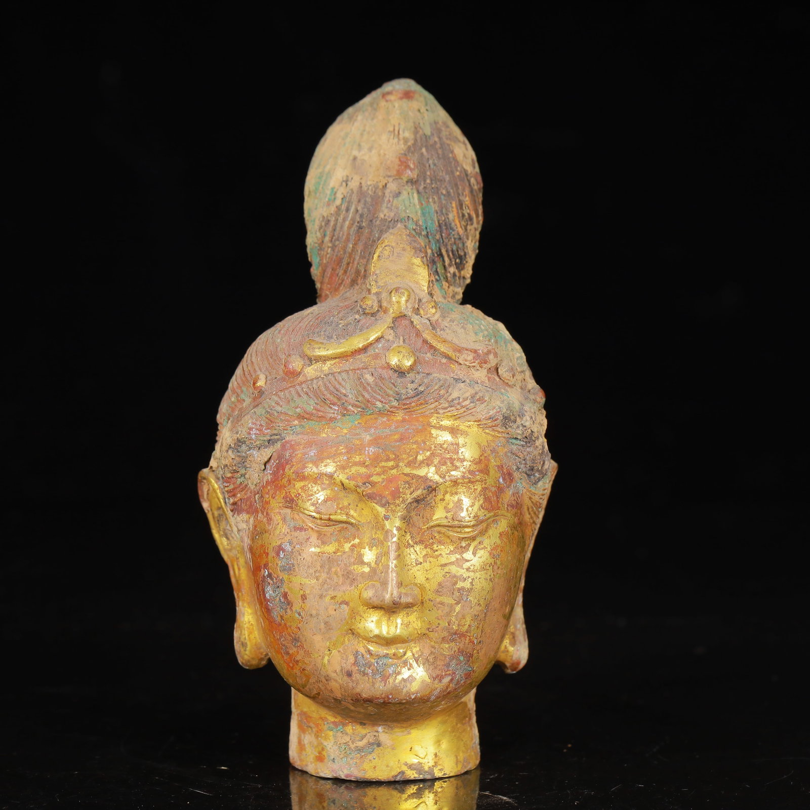 An Exquisite Gilt Bronze Statue of Avalokitesvara Head: An Exquisite Gilt Bronze Statue of Avalokitesvara Head,Qing Dynasty,China,Size:4.3inx2.4in,Weight:277g 铜鎏金观音头像,中国清代