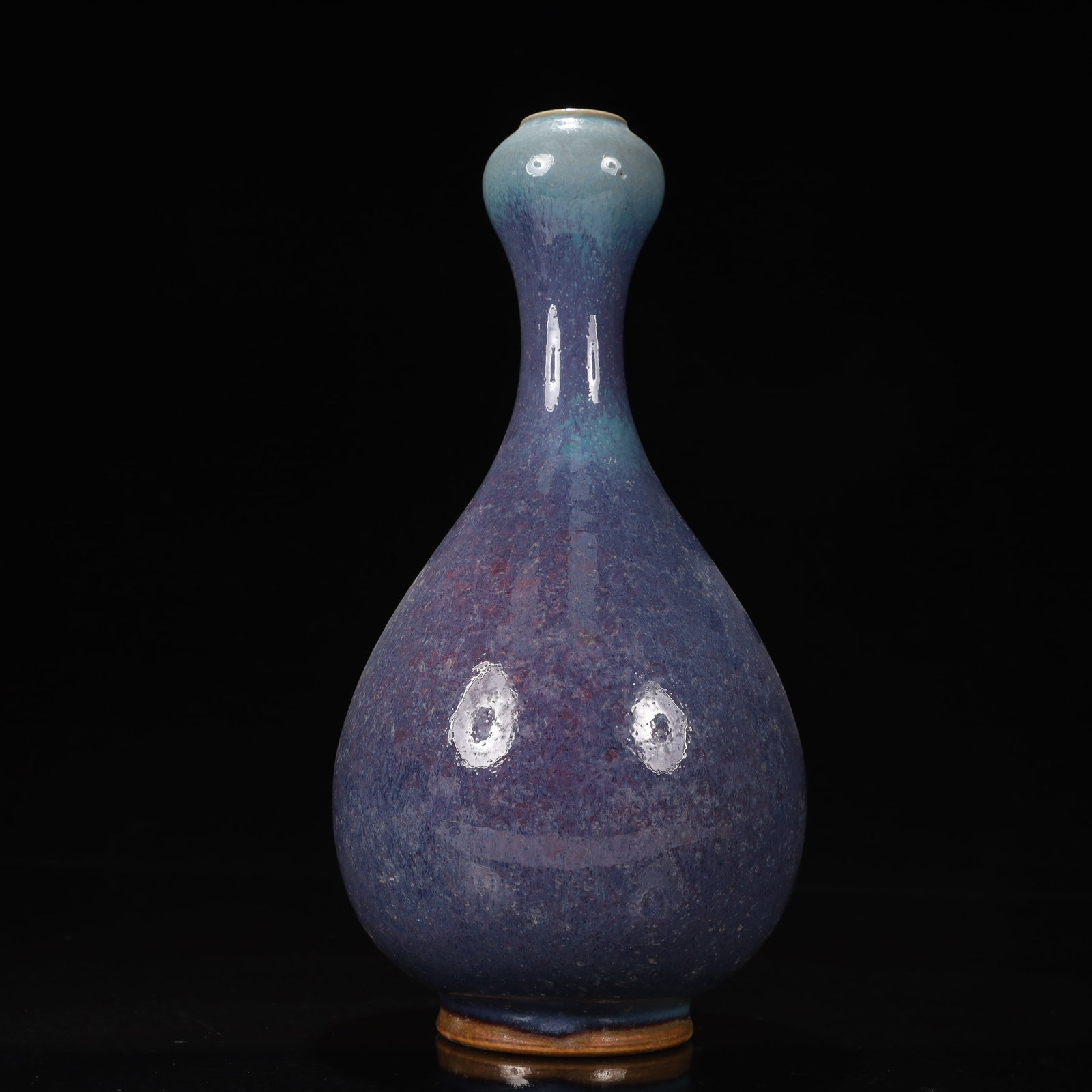 An Exquisite Jun yao Vase: An Exquisite Jun yao Vase,Song Dynasty, China,Size:5.1inx5.1inx10.4in,Weight:1000g 钧窑瓶，中国宋代